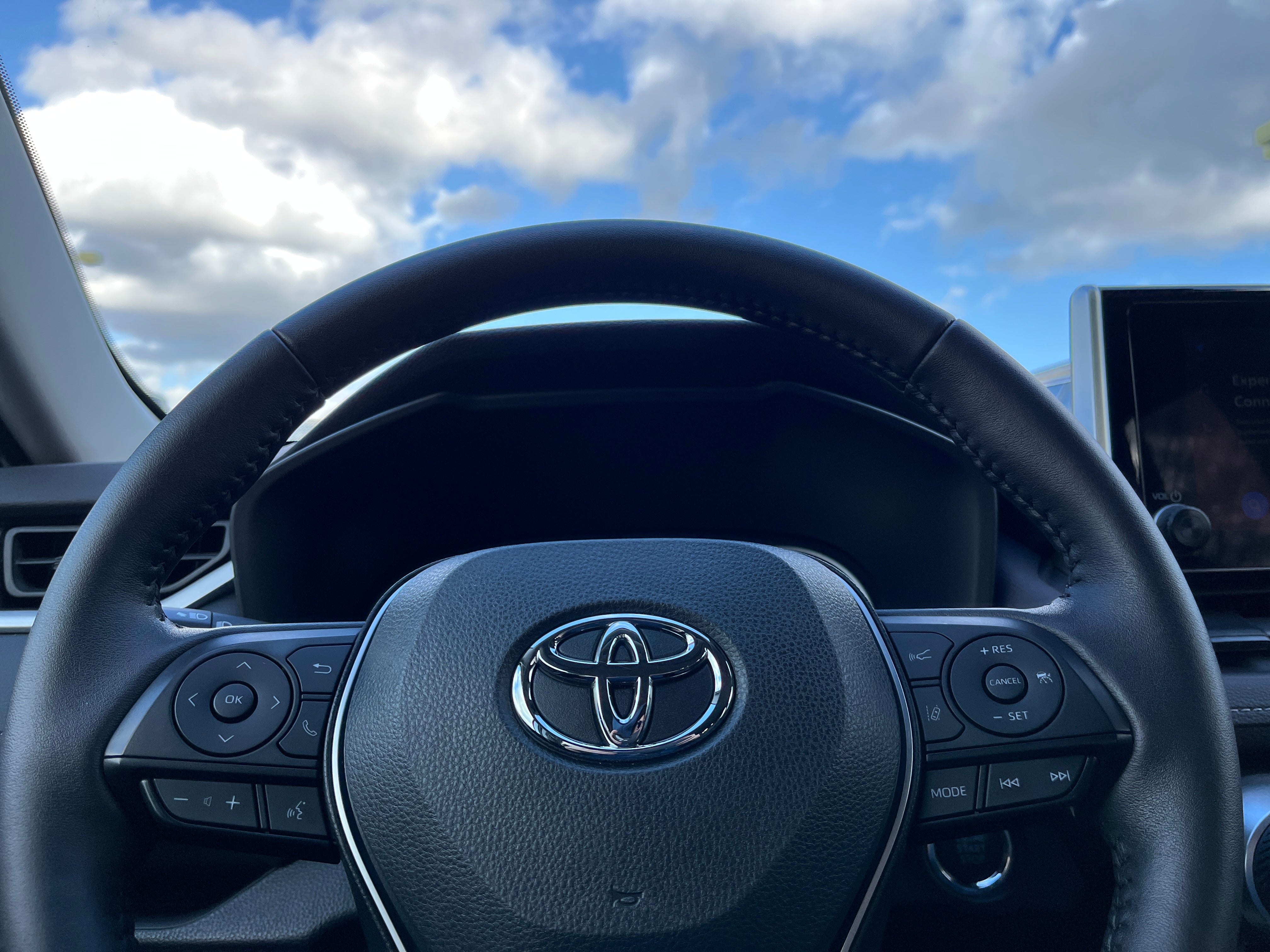 2024 Toyota RAV4 XLE 5