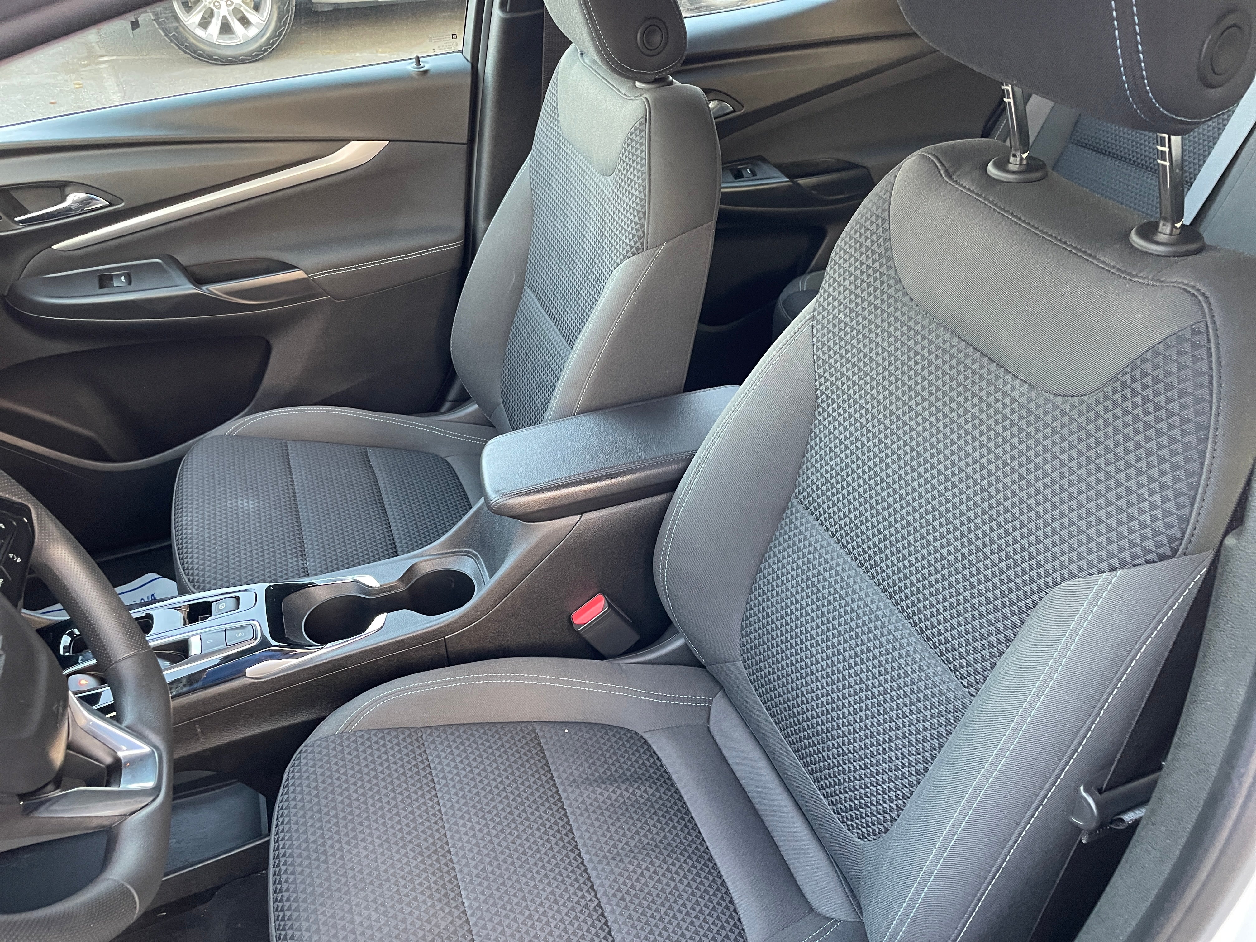 2023 Chevrolet Bolt EUV LT 2
