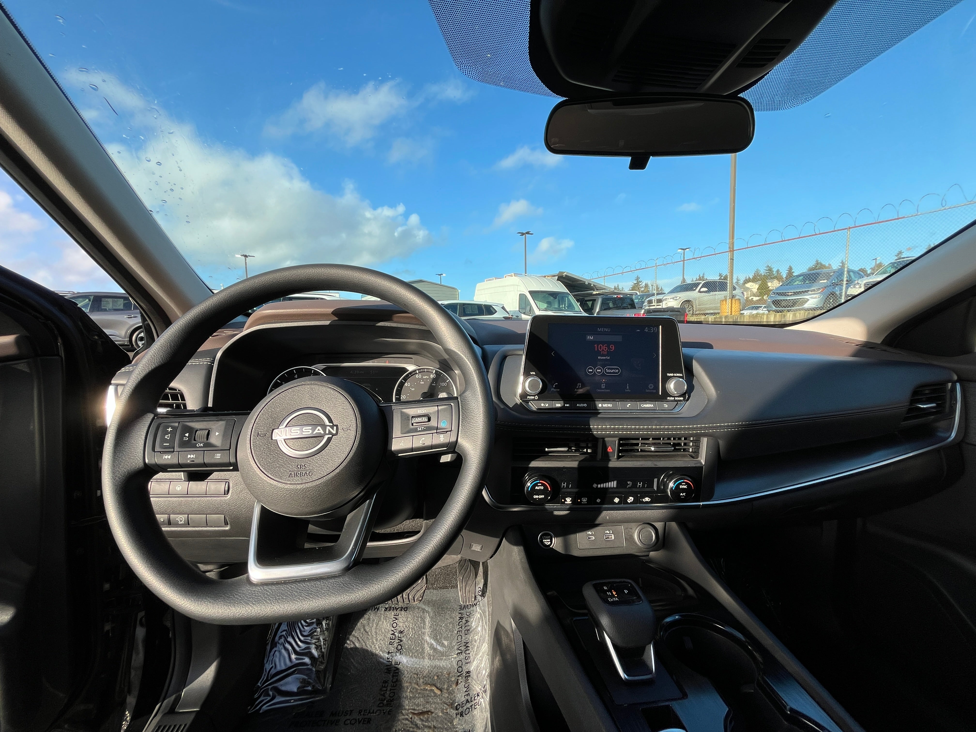 2023 Nissan Rogue SV 3