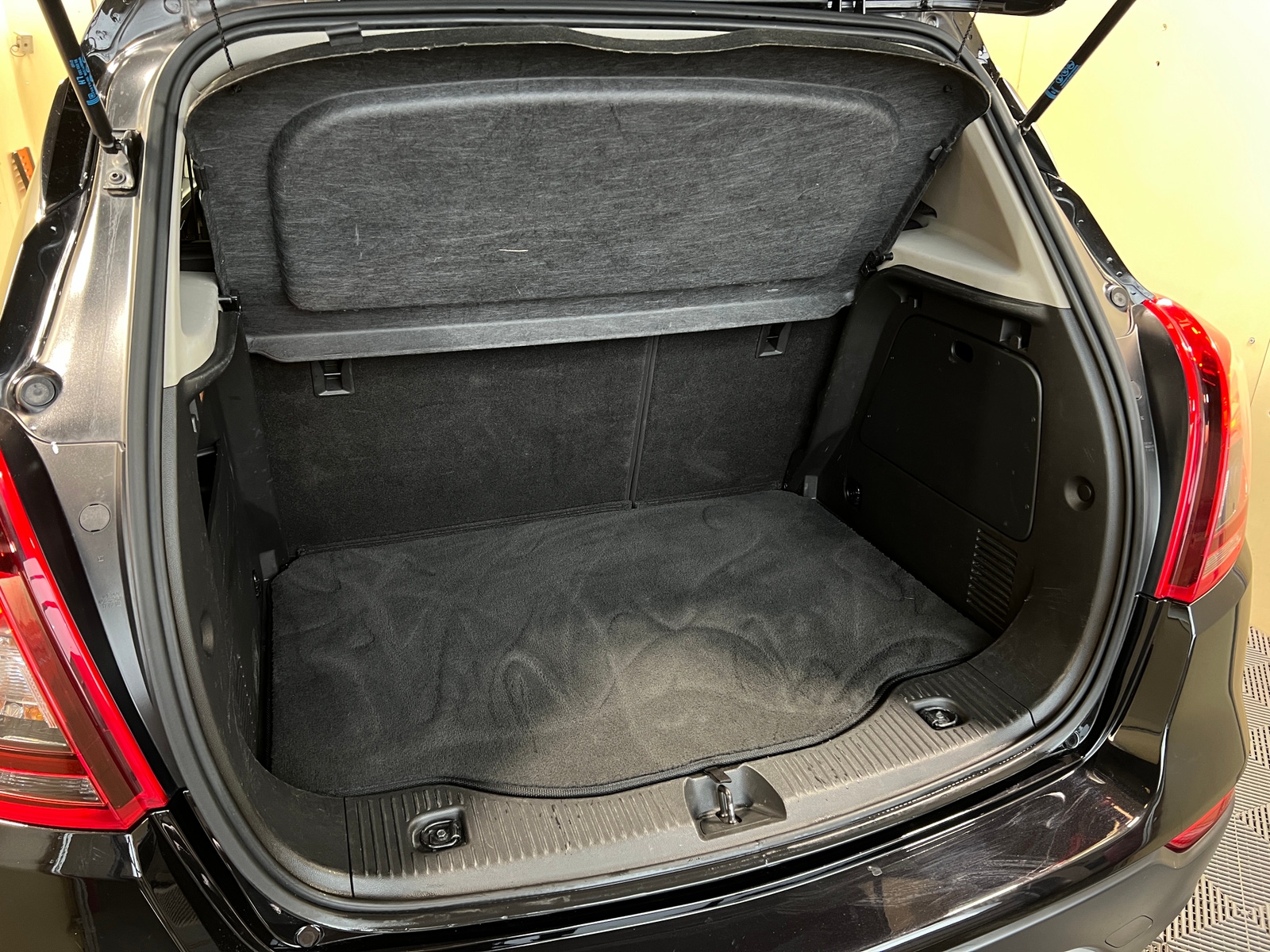 Thumbnail: 2019 Buick Encore - 6