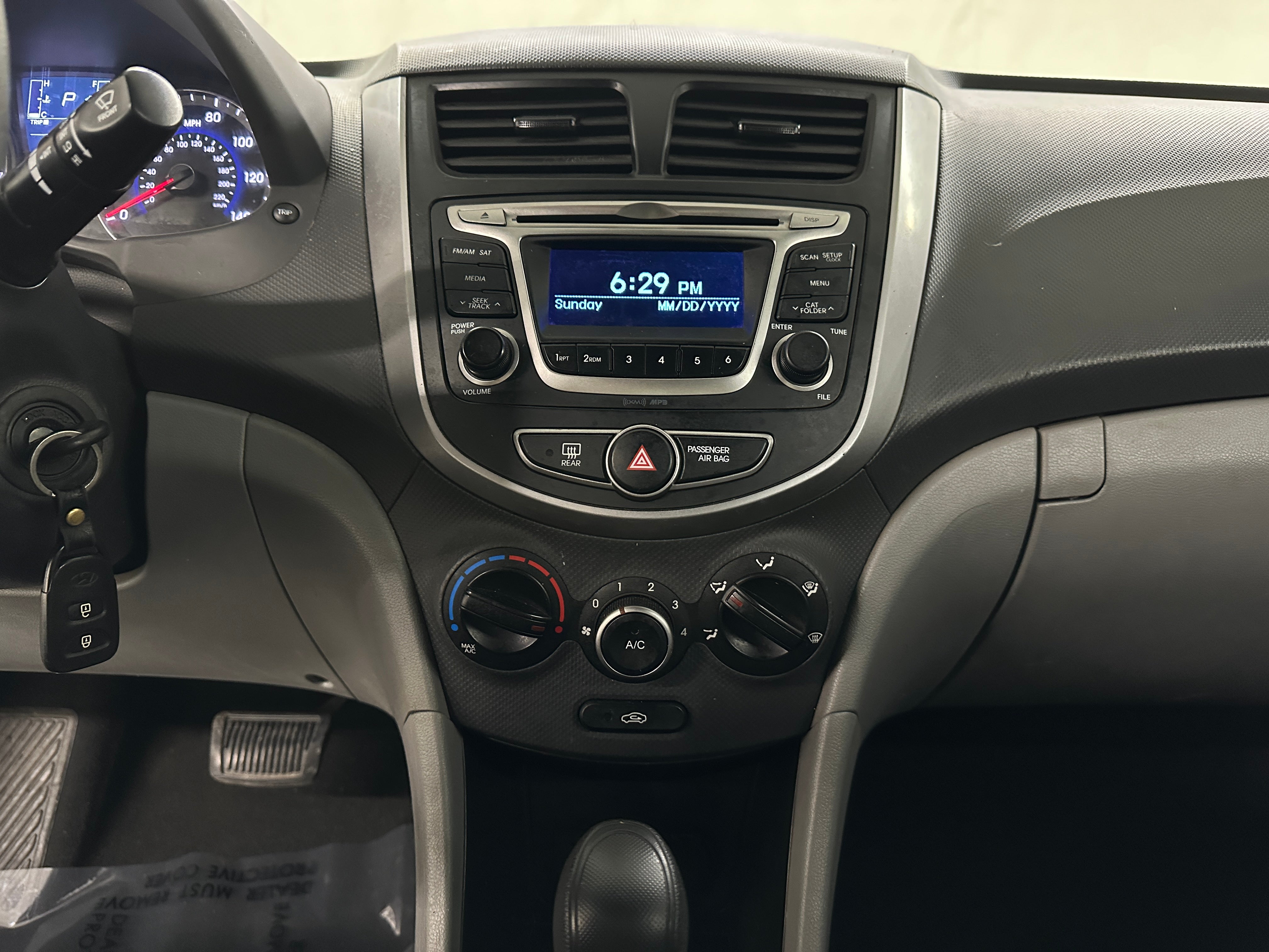 2016 Hyundai Accent SE 4