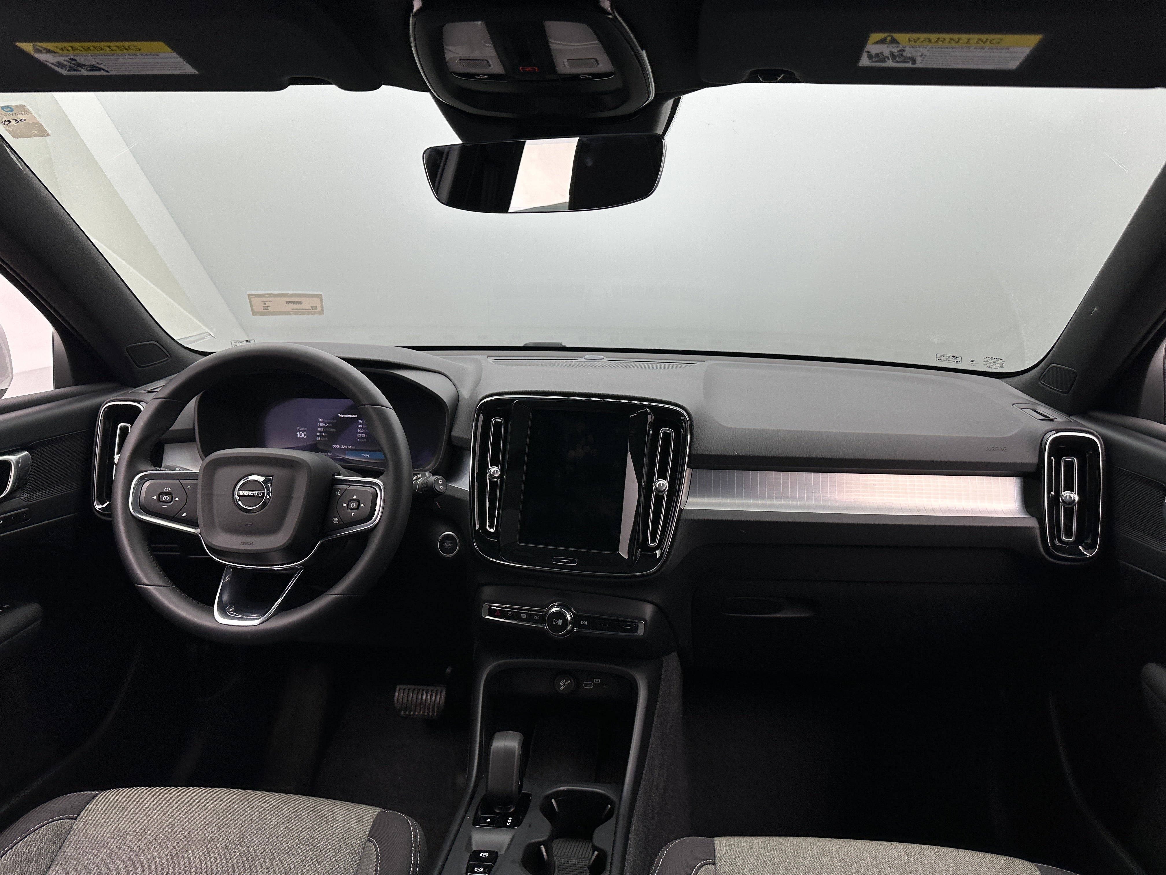 2024 Volvo XC40 B5 Core 3