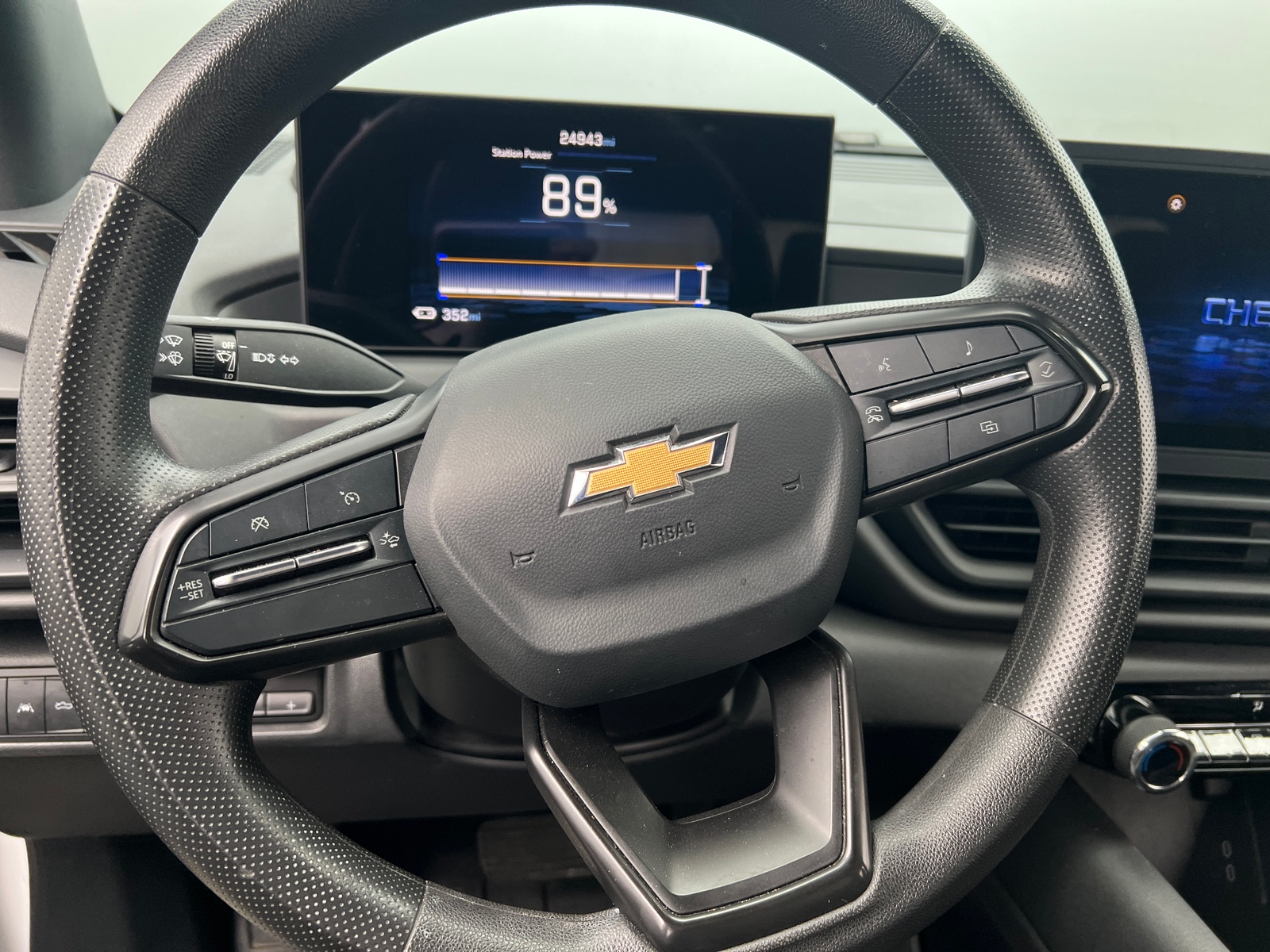 Thumbnail: 2024 Chevrolet Silverado EV - 5