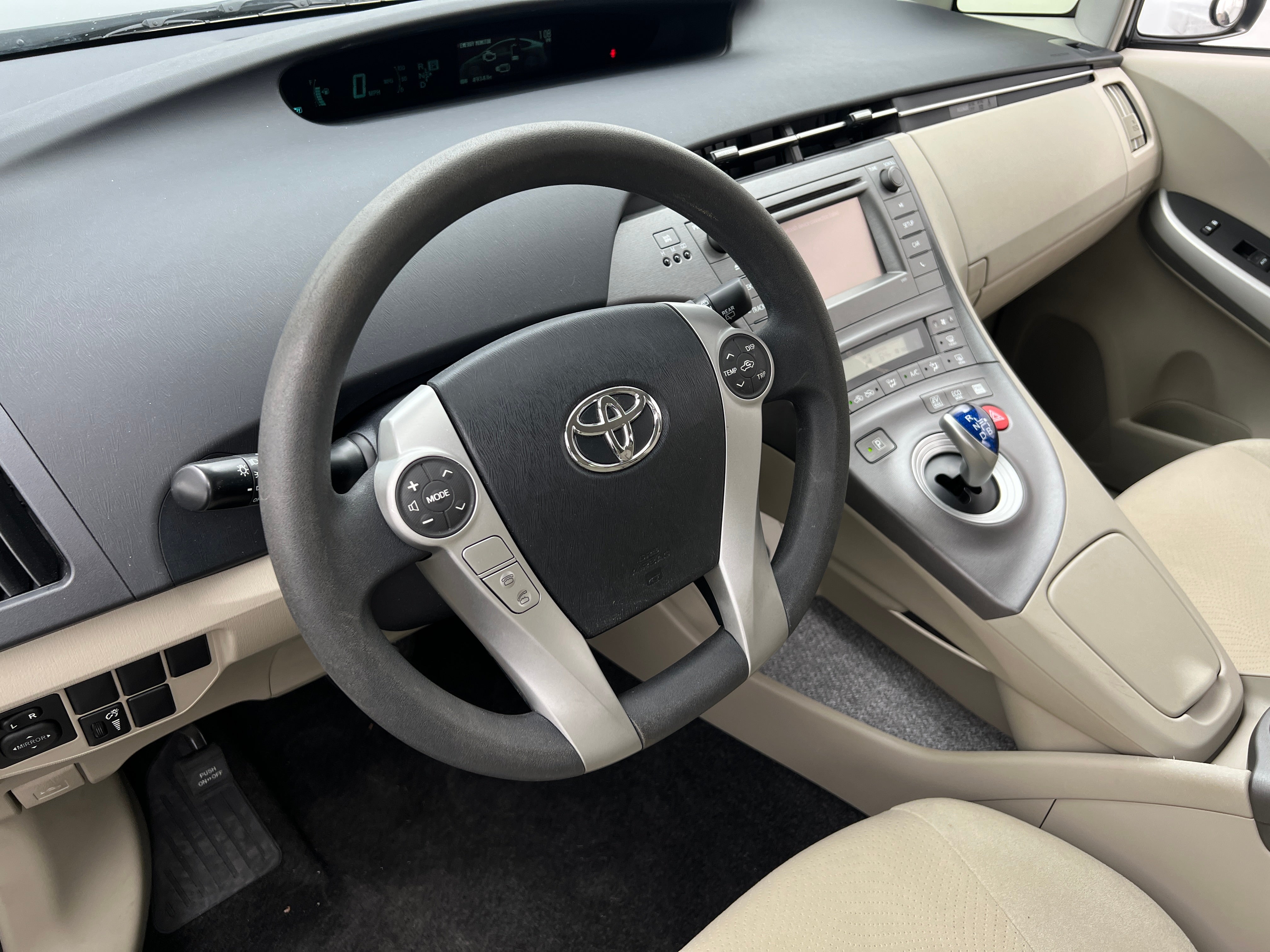 2014 Toyota Prius Two 5