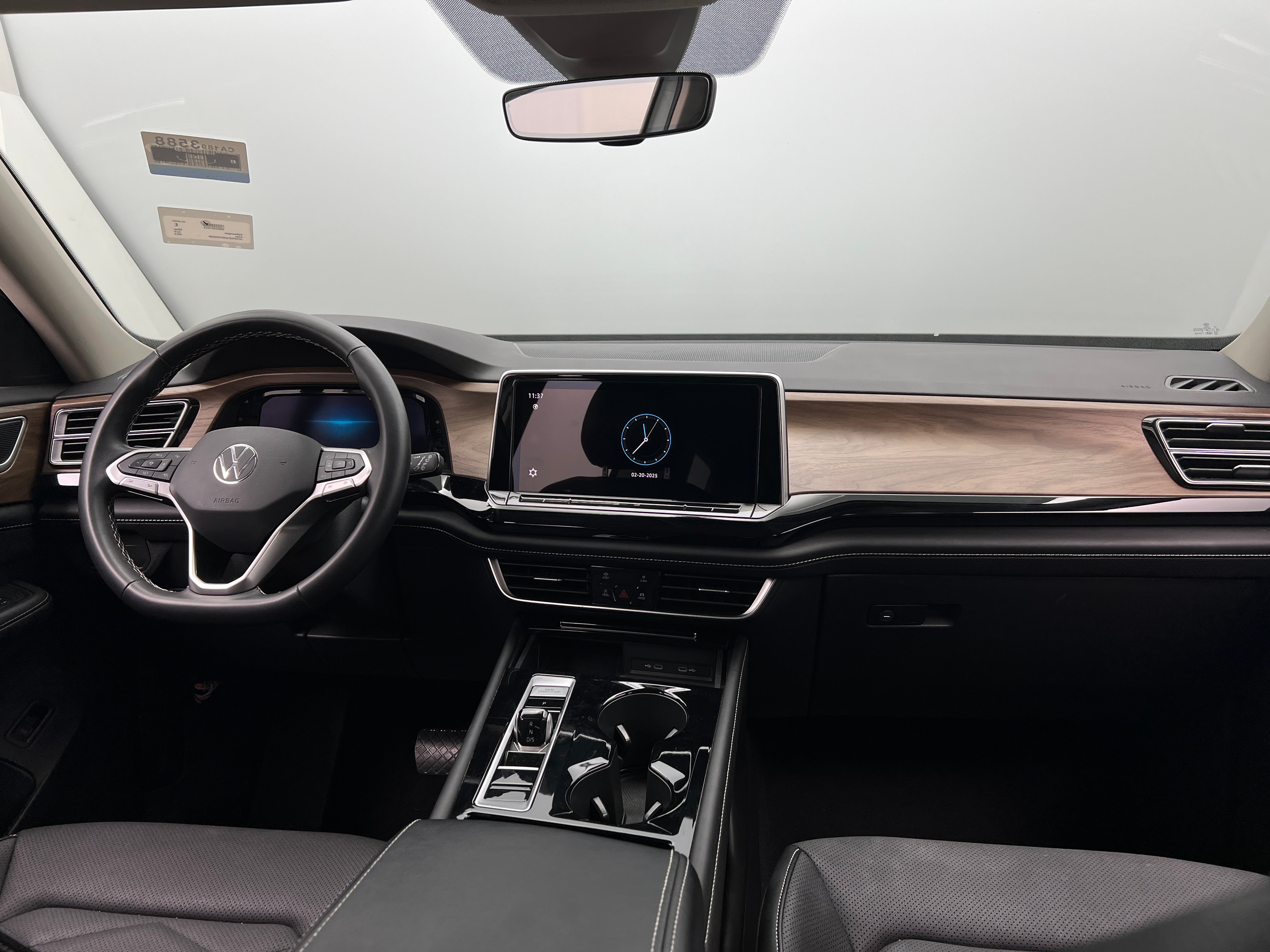 2024 Volkswagen Atlas SE 3