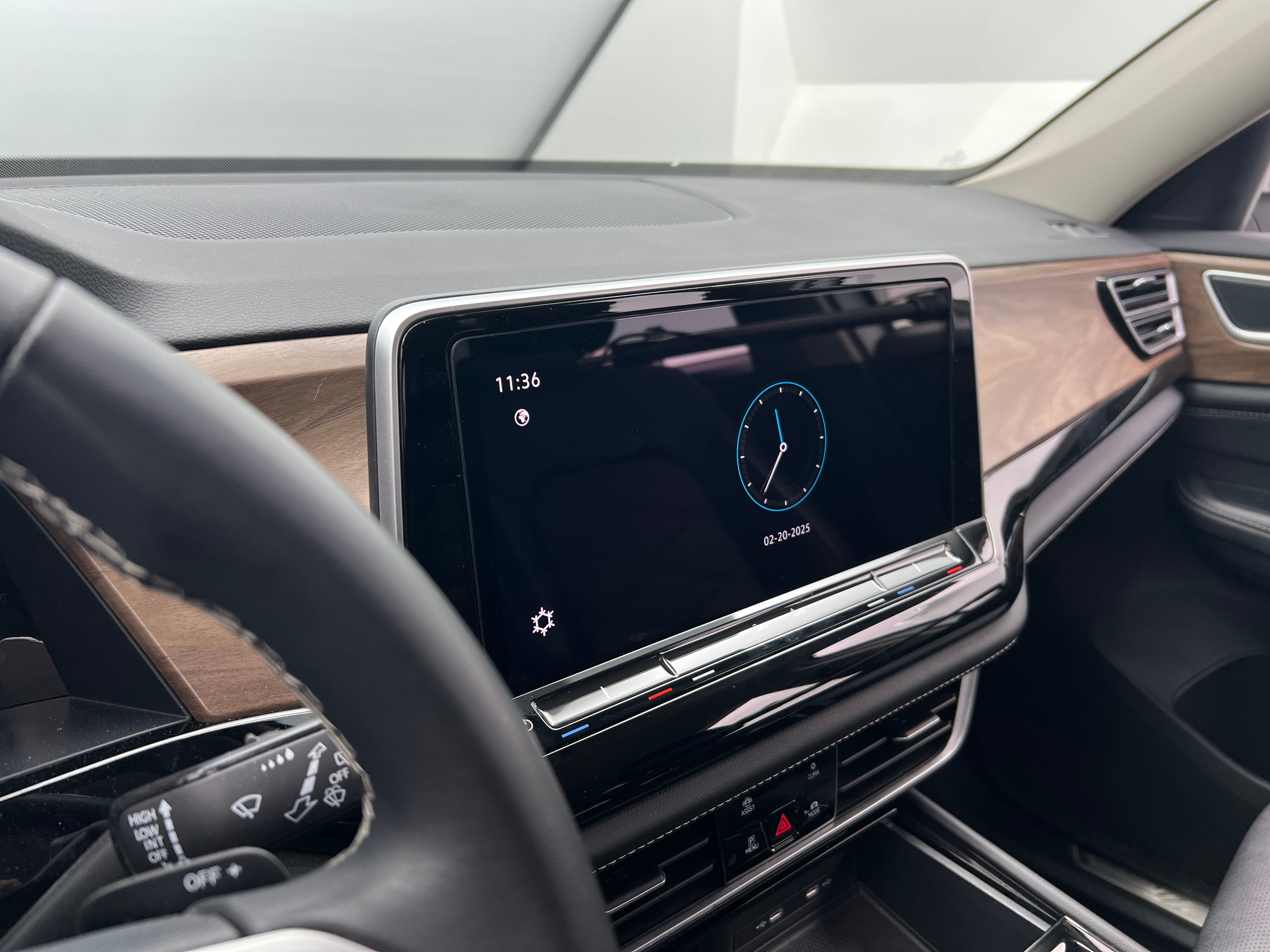 2024 Volkswagen Atlas SE 4