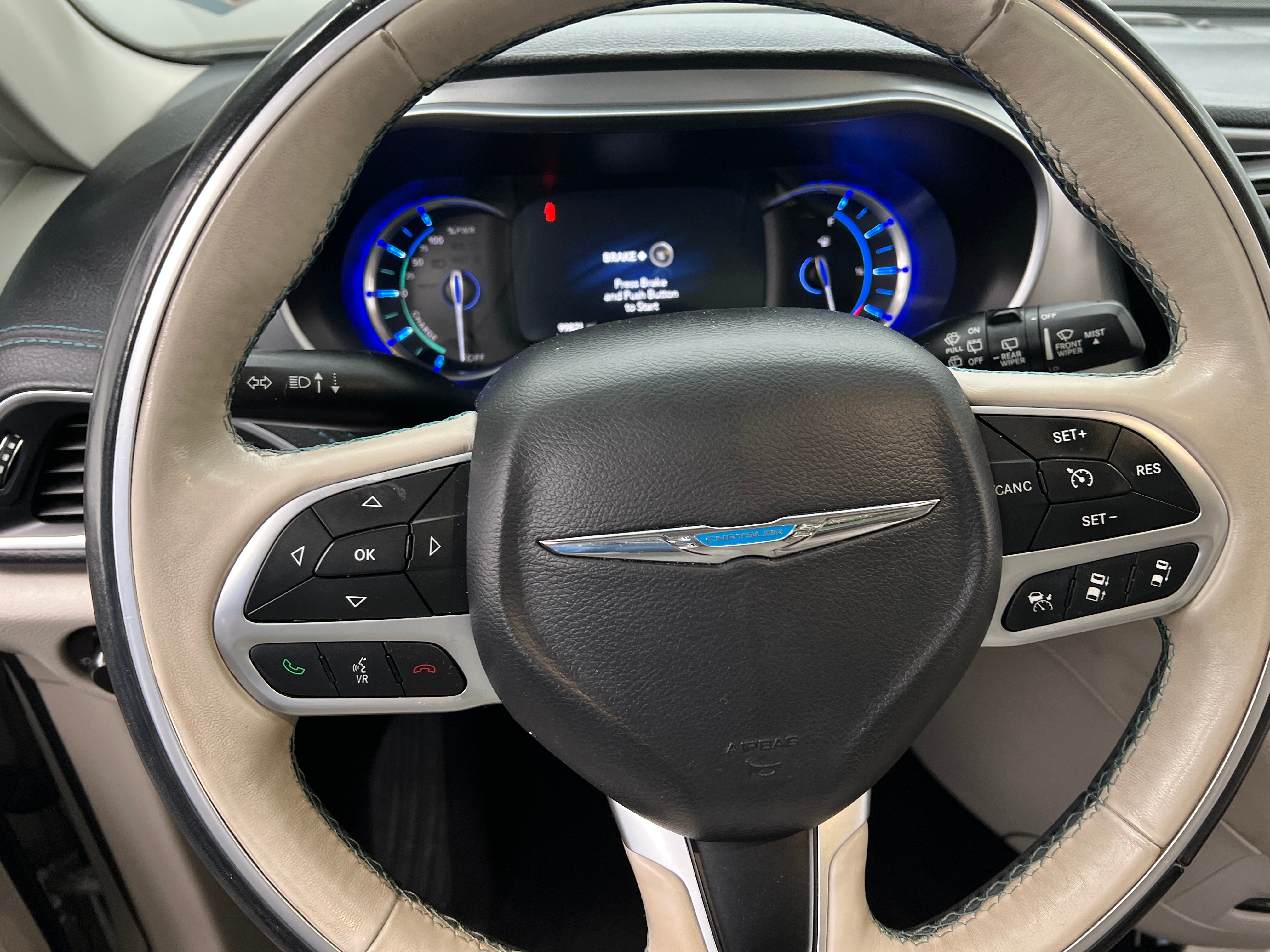 2017 Chrysler Pacifica Hybrid Platinum 4