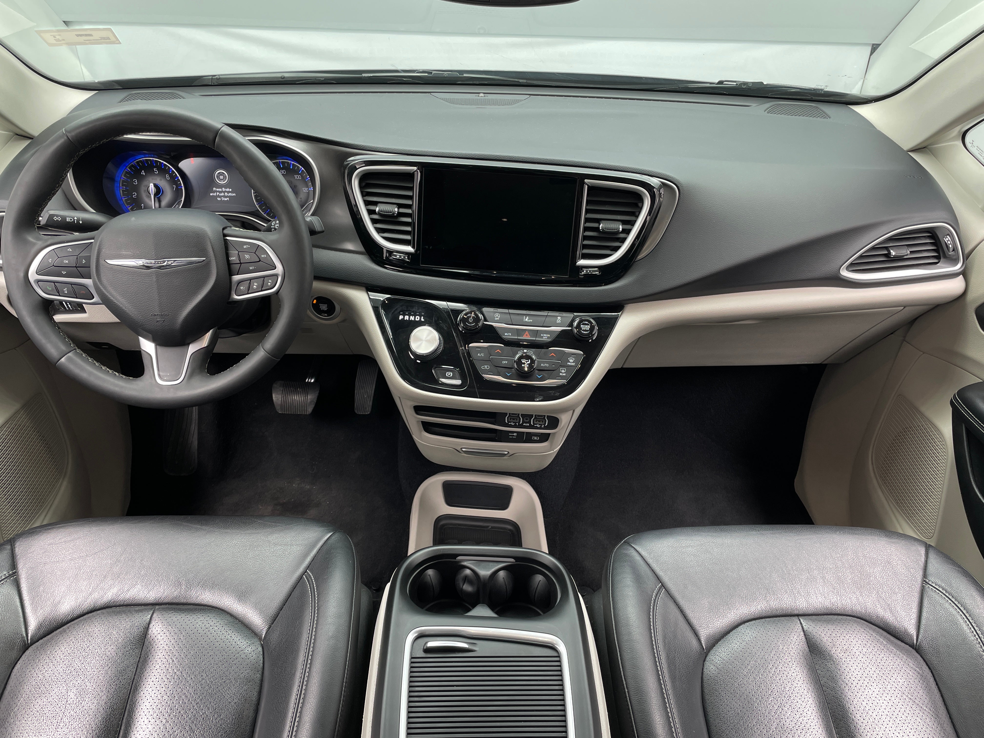 2022 Chrysler Pacifica Touring L 2