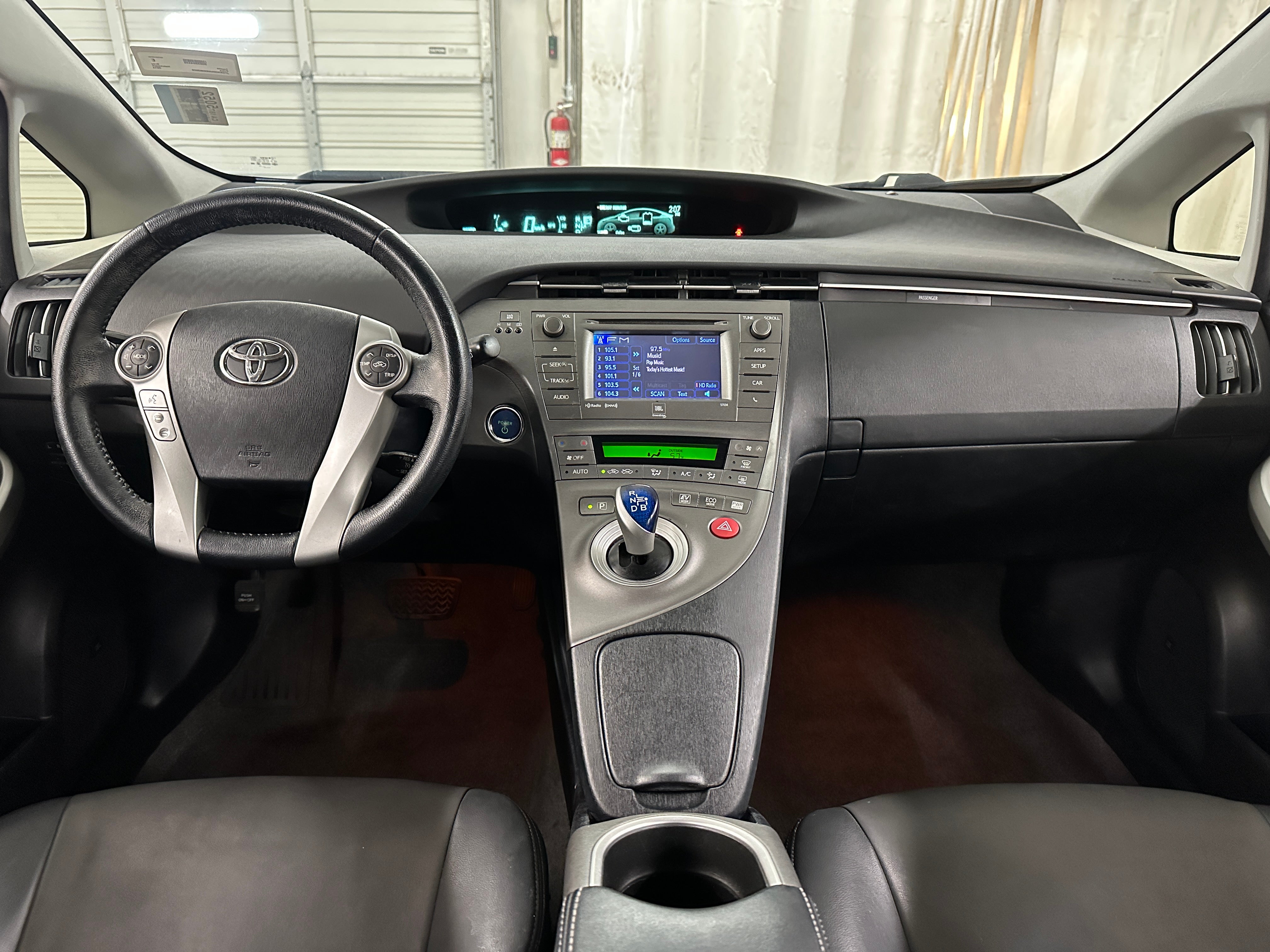 2014 Toyota Prius Four 2