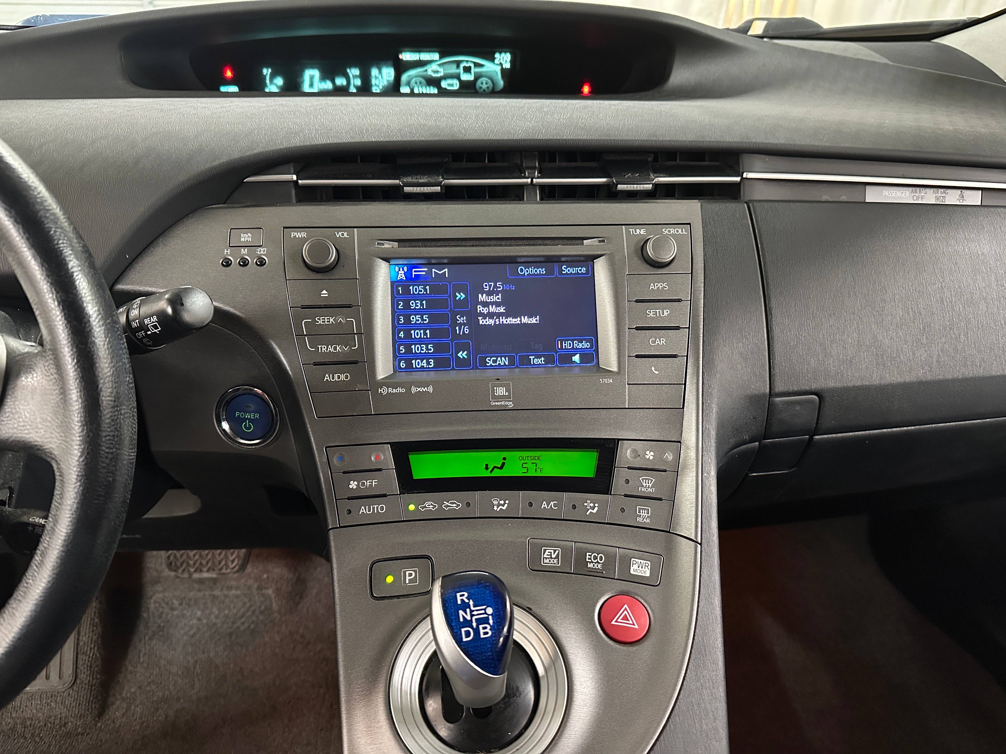 2014 Toyota Prius Four 3