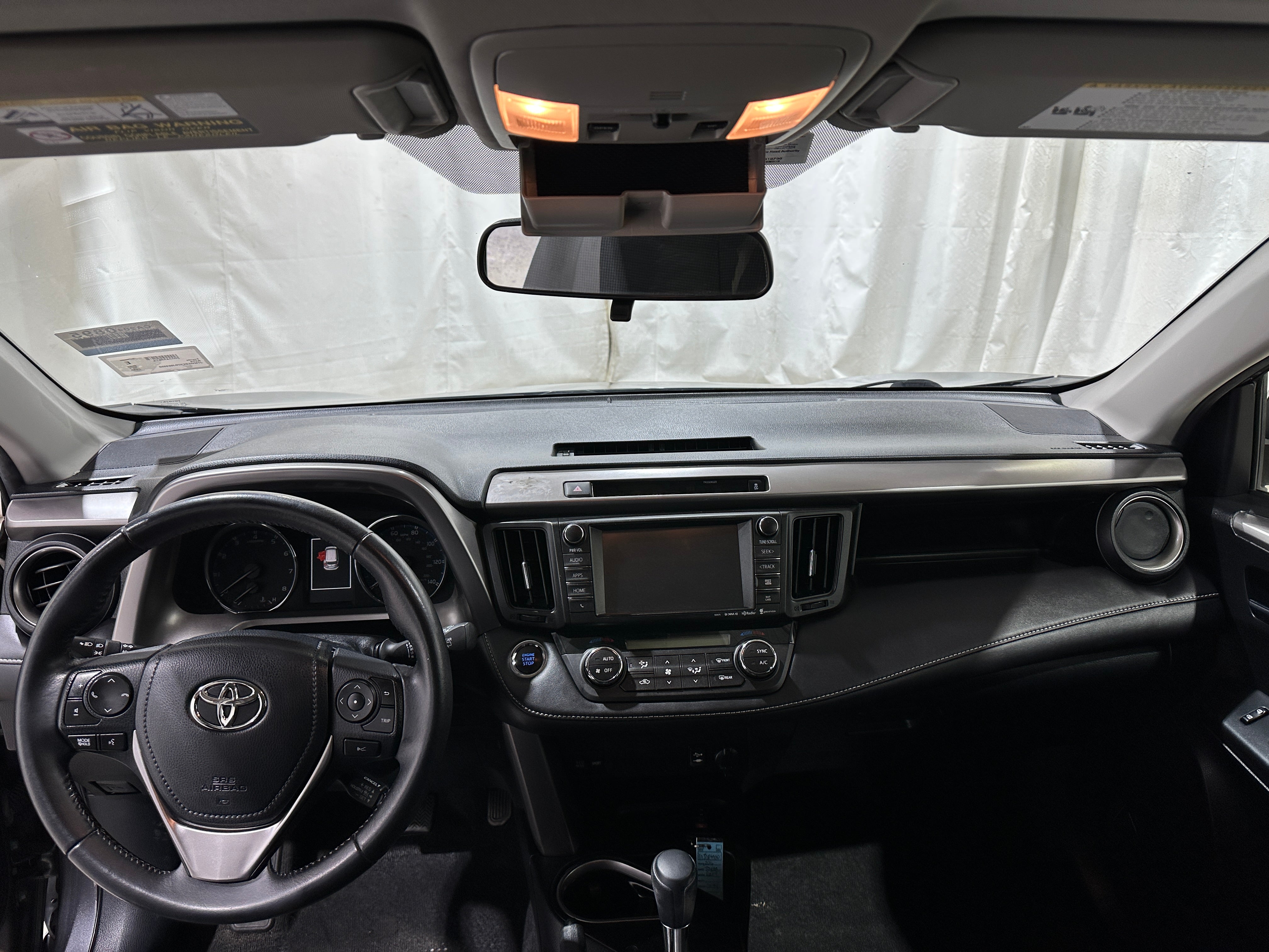 2016 Toyota RAV4 XLE 3