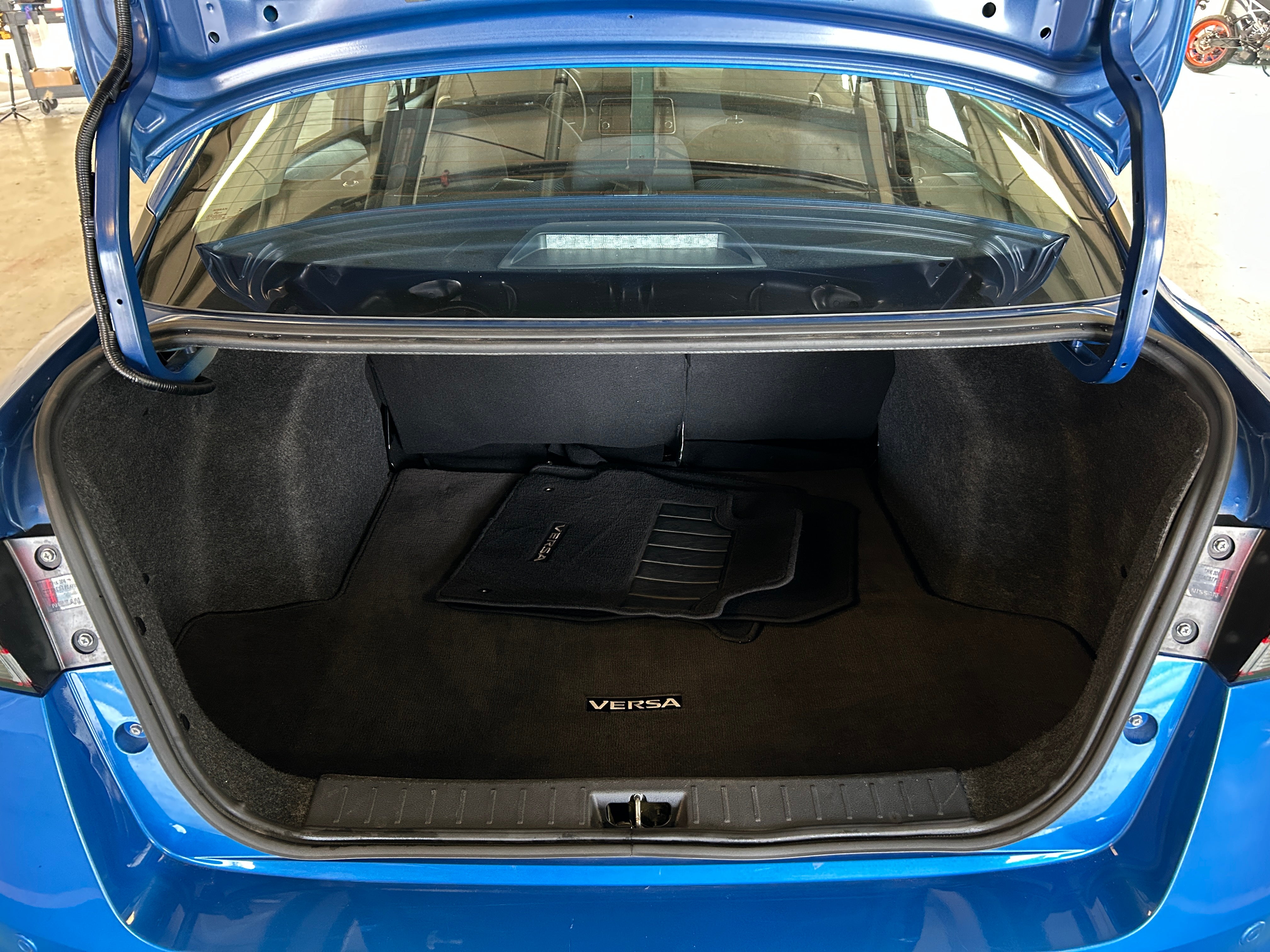 2023 Nissan Versa SV 7