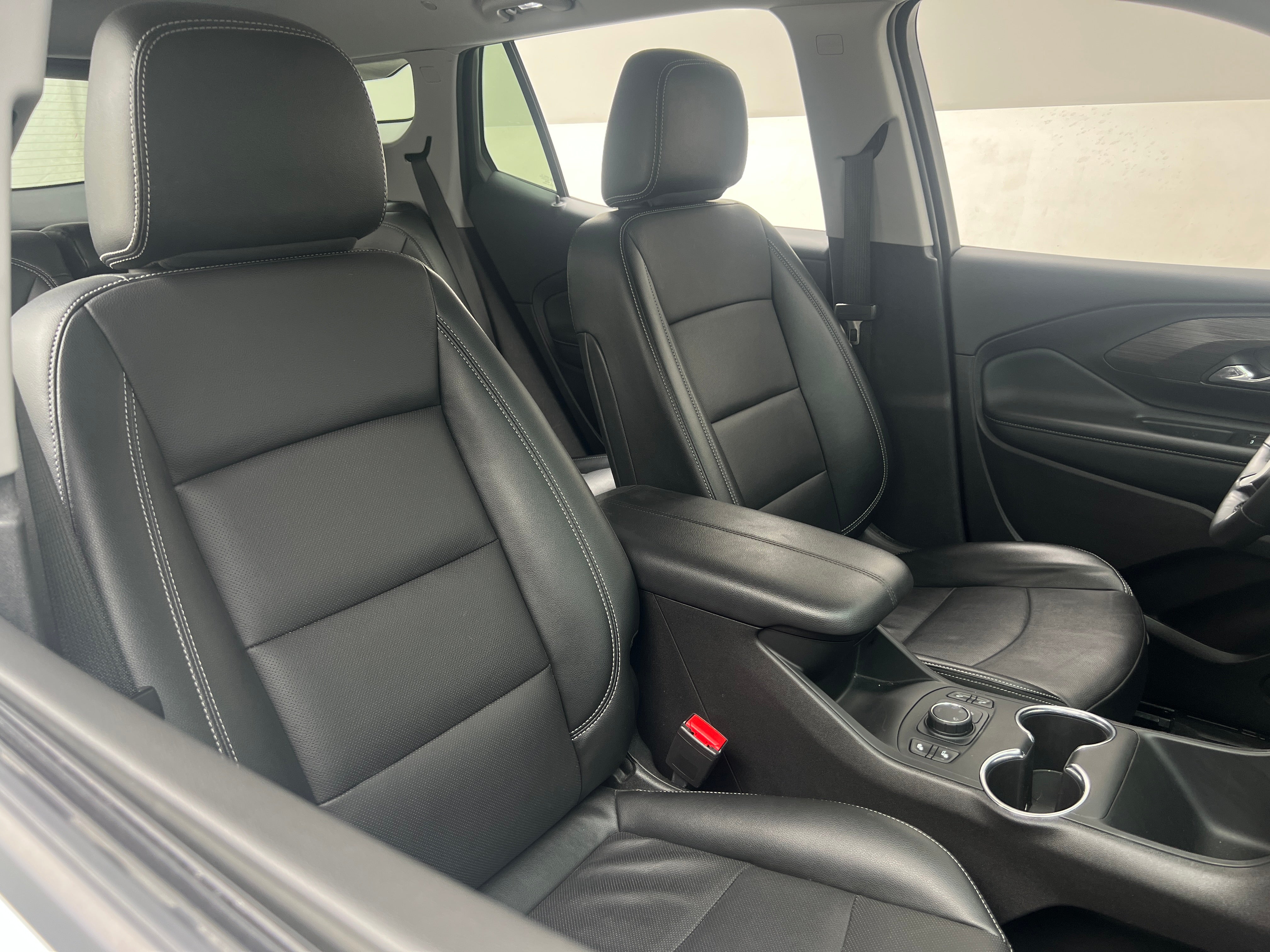 2024 GMC Terrain SLT 2