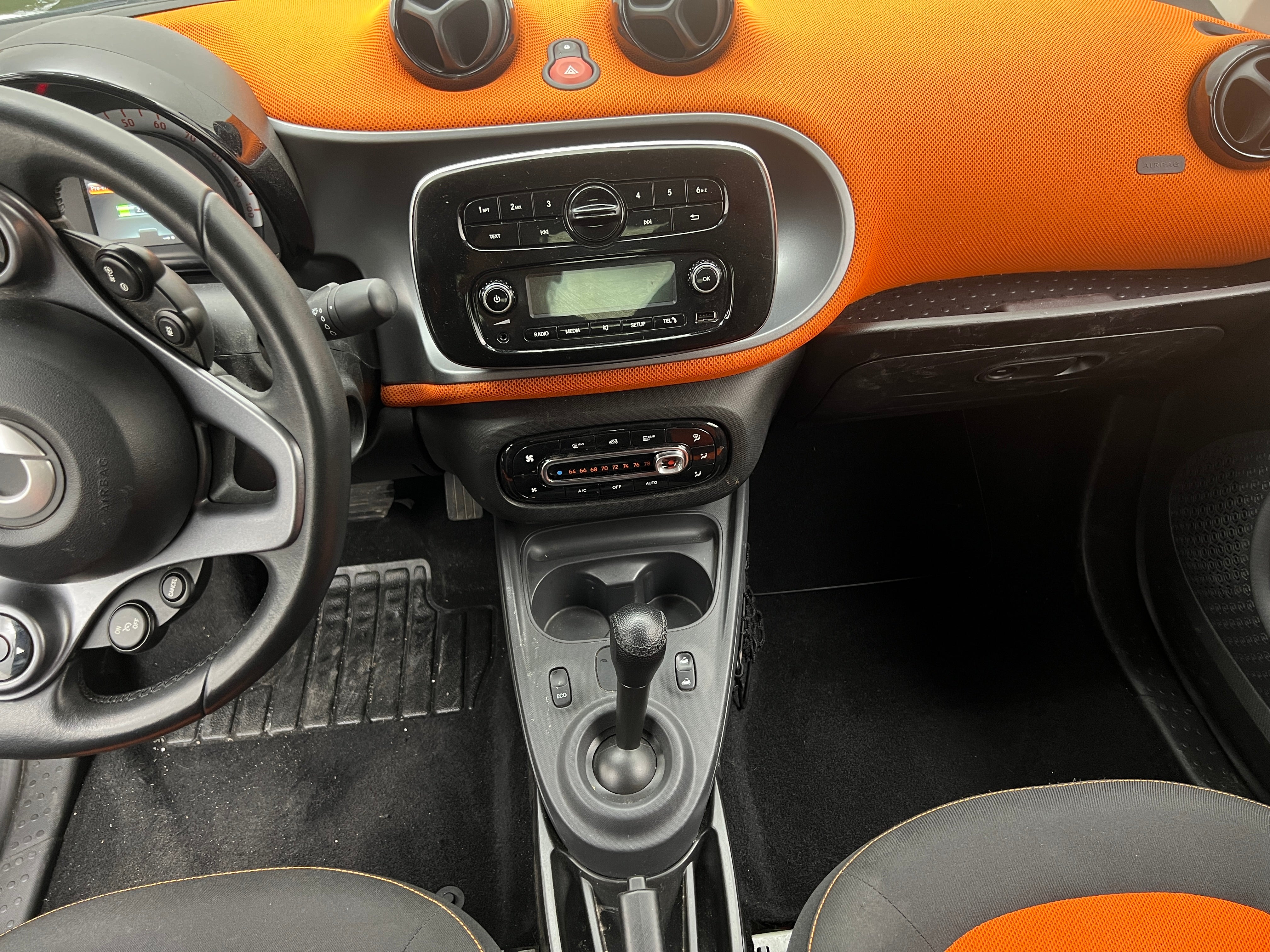 2019 smart fortwo Passion 3