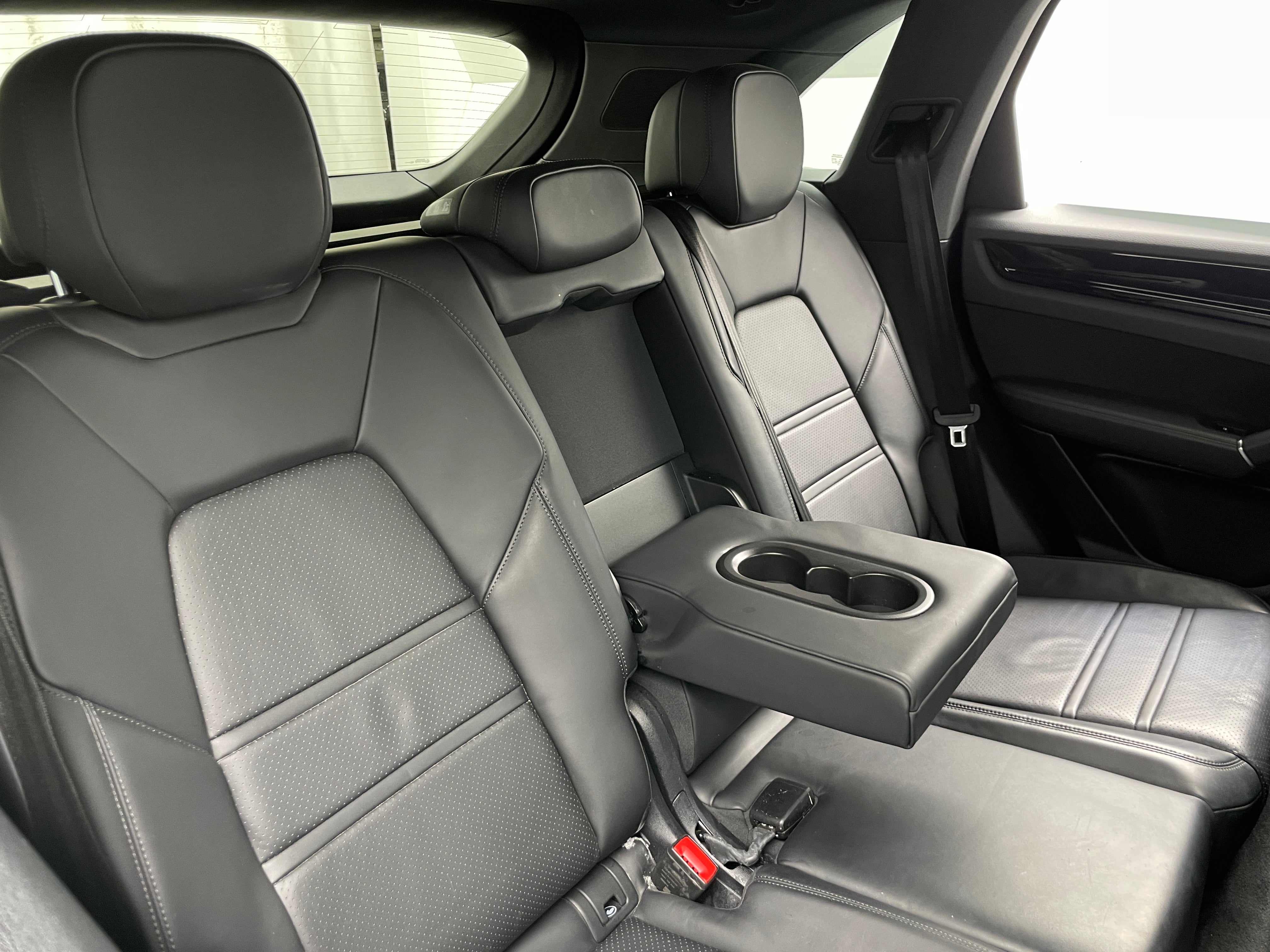 2019 Porsche Cayenne Base 6