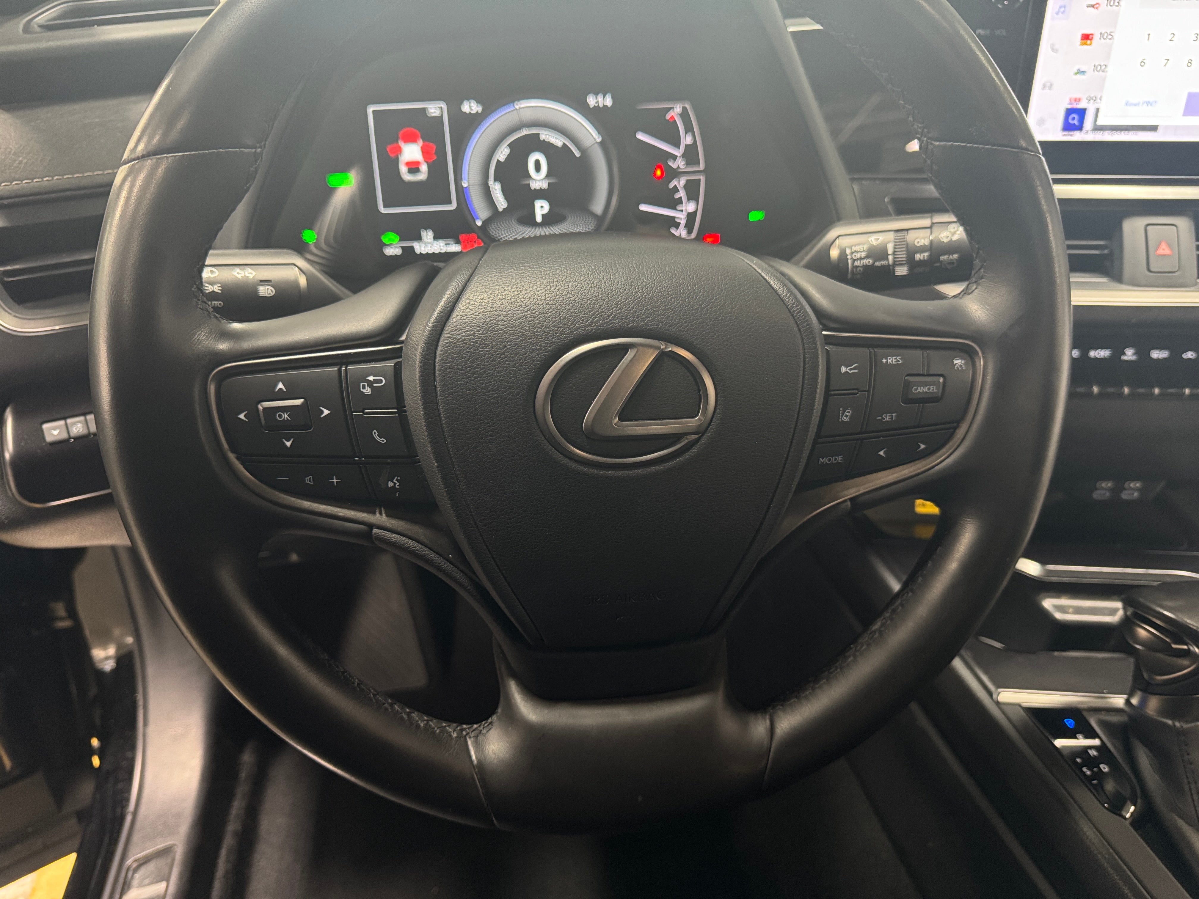 2023 Lexus UX 250h 5