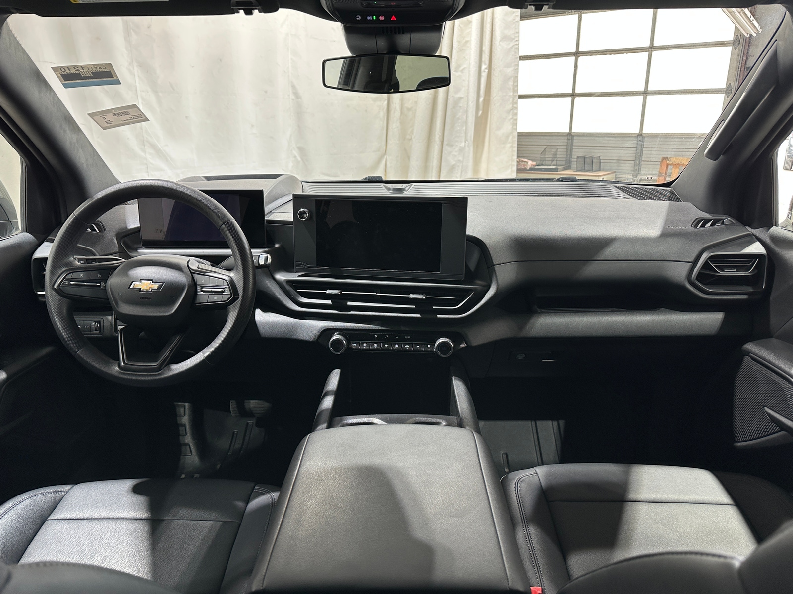 Thumbnail: 2024 Chevrolet Silverado EV - 3