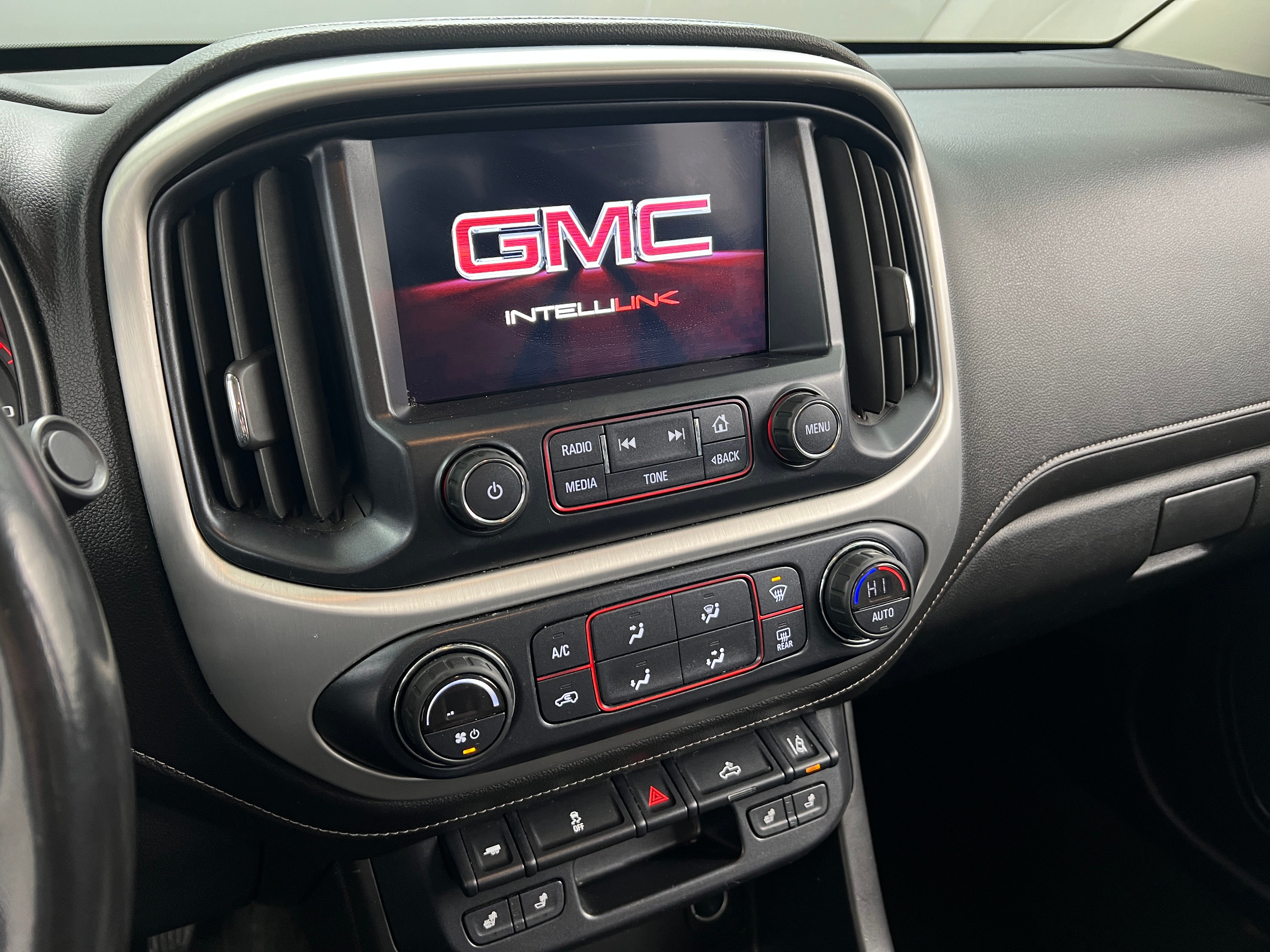 2016 GMC Canyon SLT 3