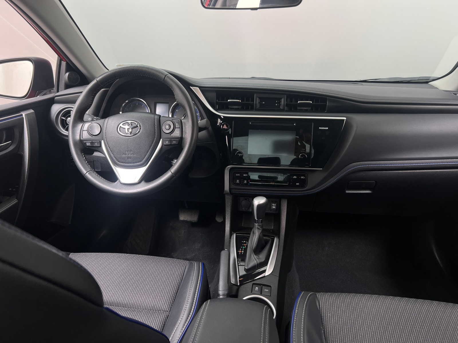 Thumbnail: 2017 Toyota Corolla - 3