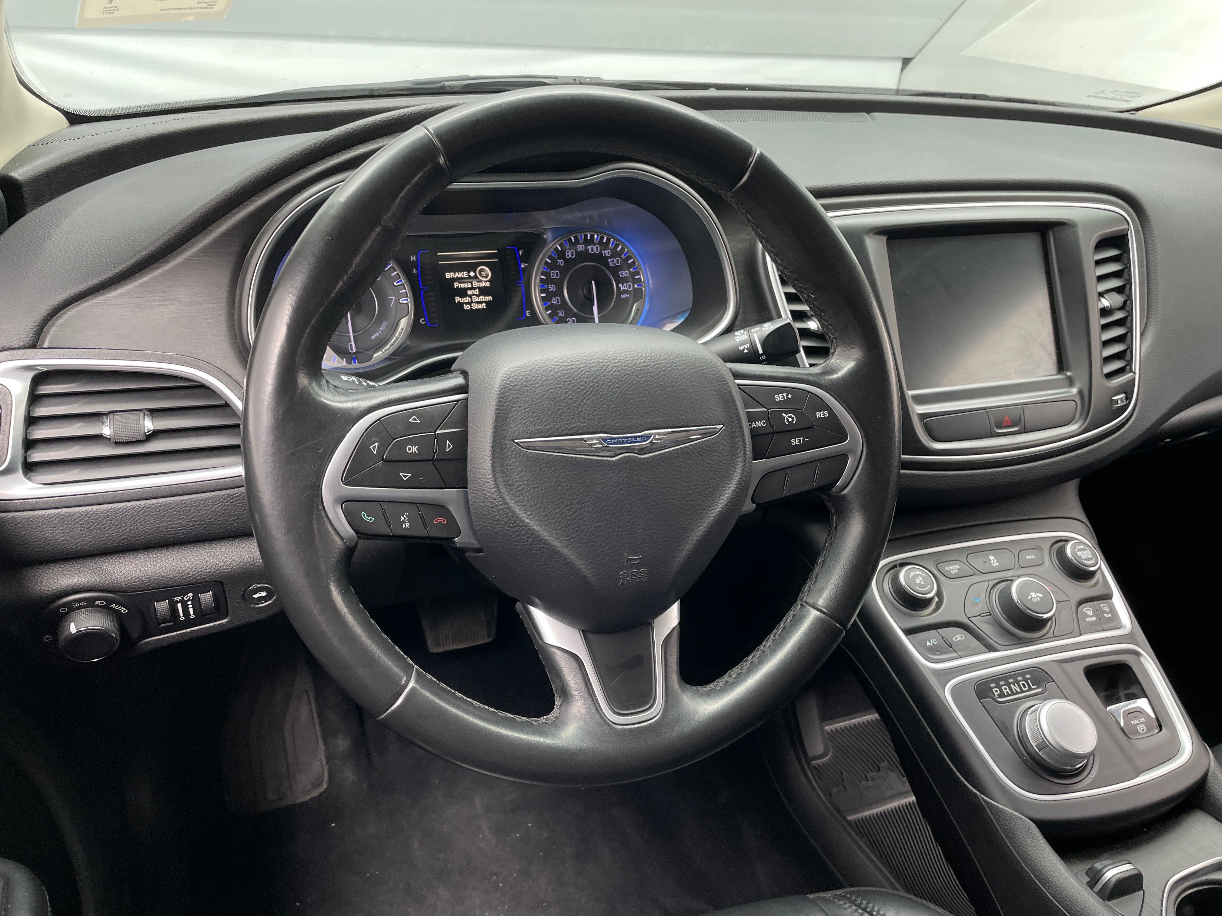 2017 Chrysler 200 Limited 4