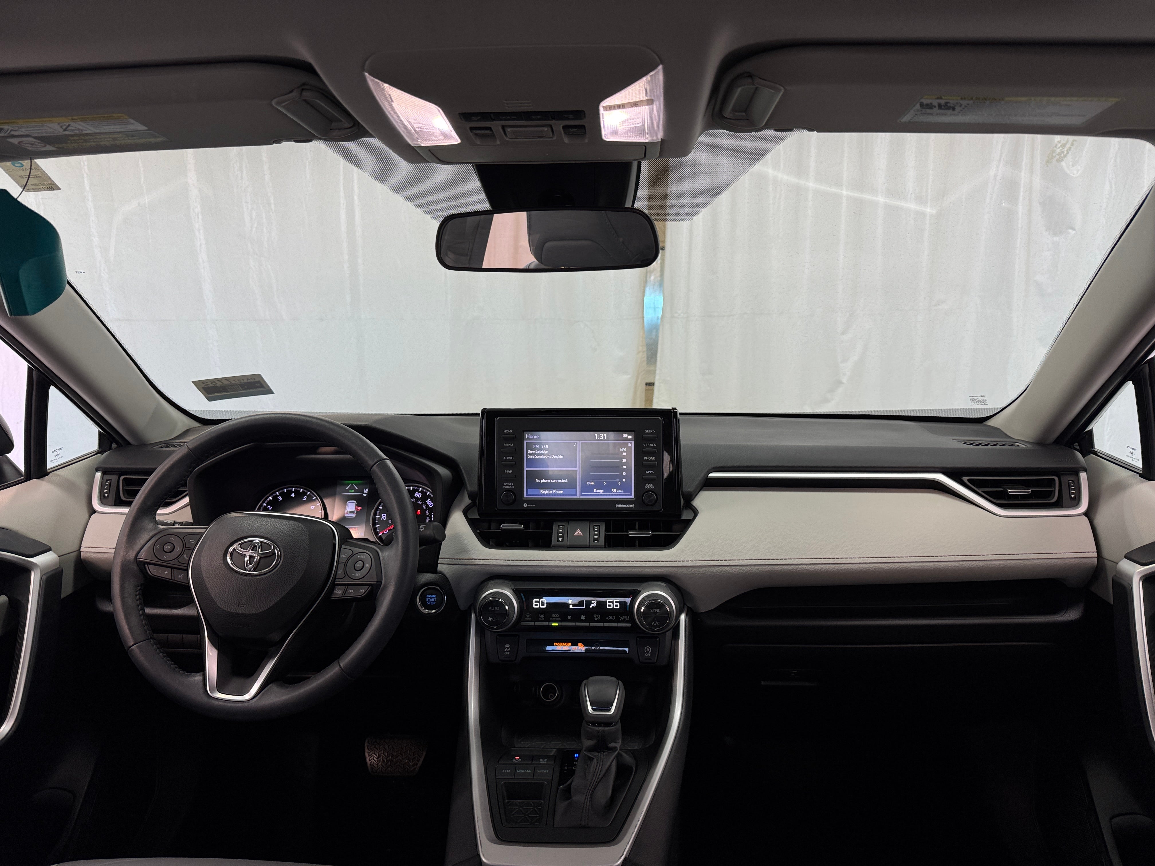 2022 Toyota RAV4 XLE Premium 3