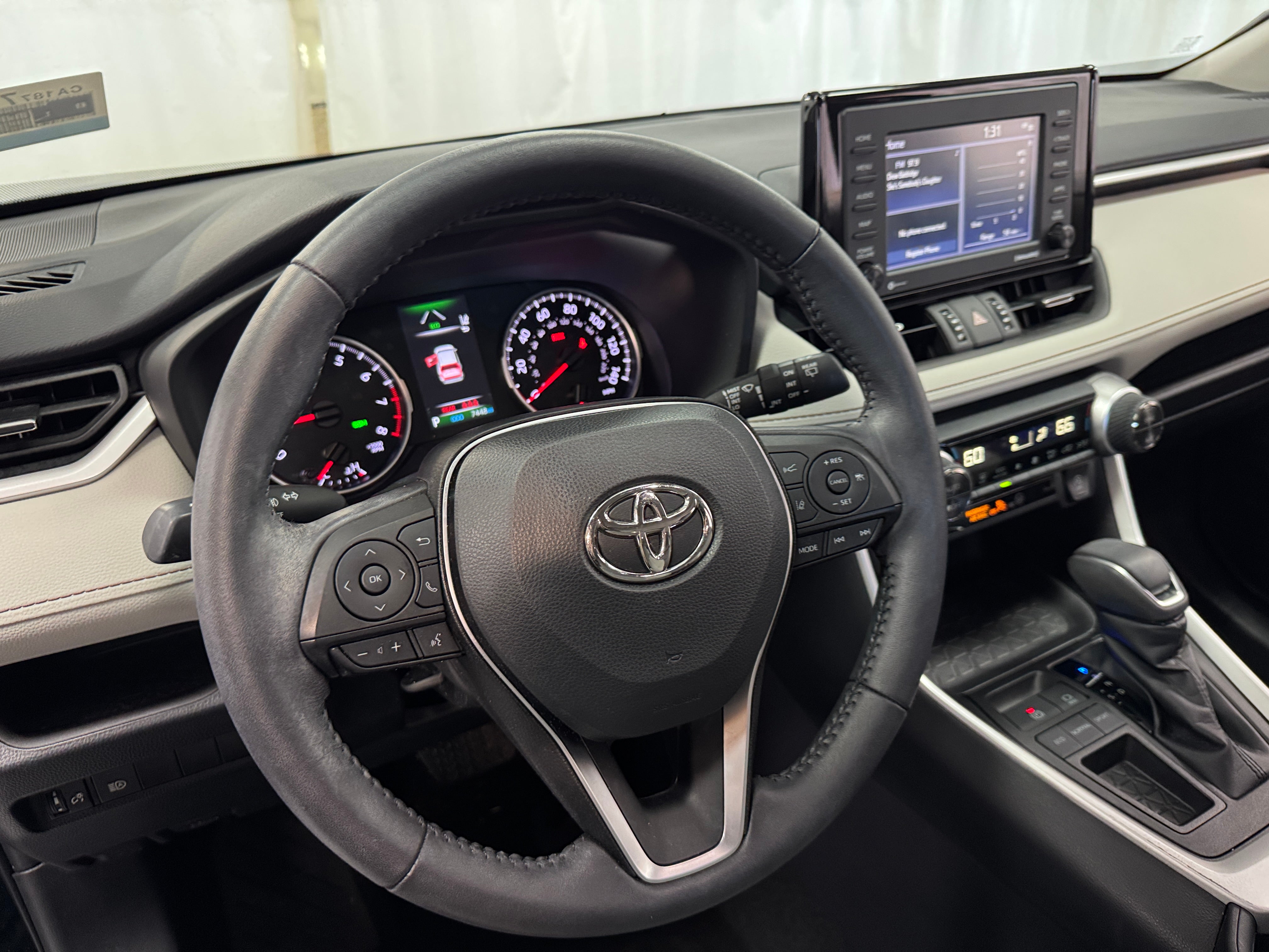 2022 Toyota RAV4 XLE Premium 5