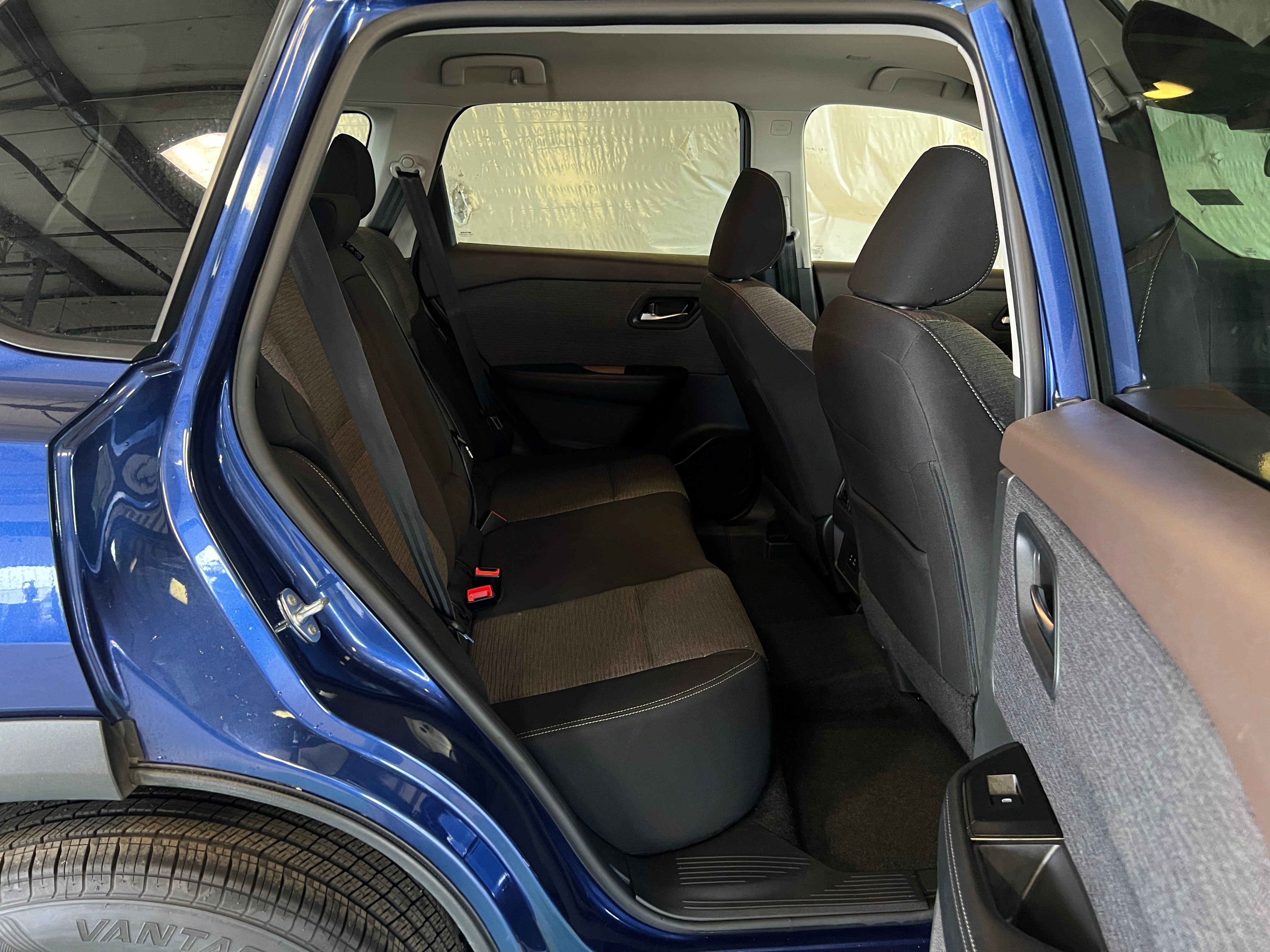 2023 Nissan Rogue SV 6