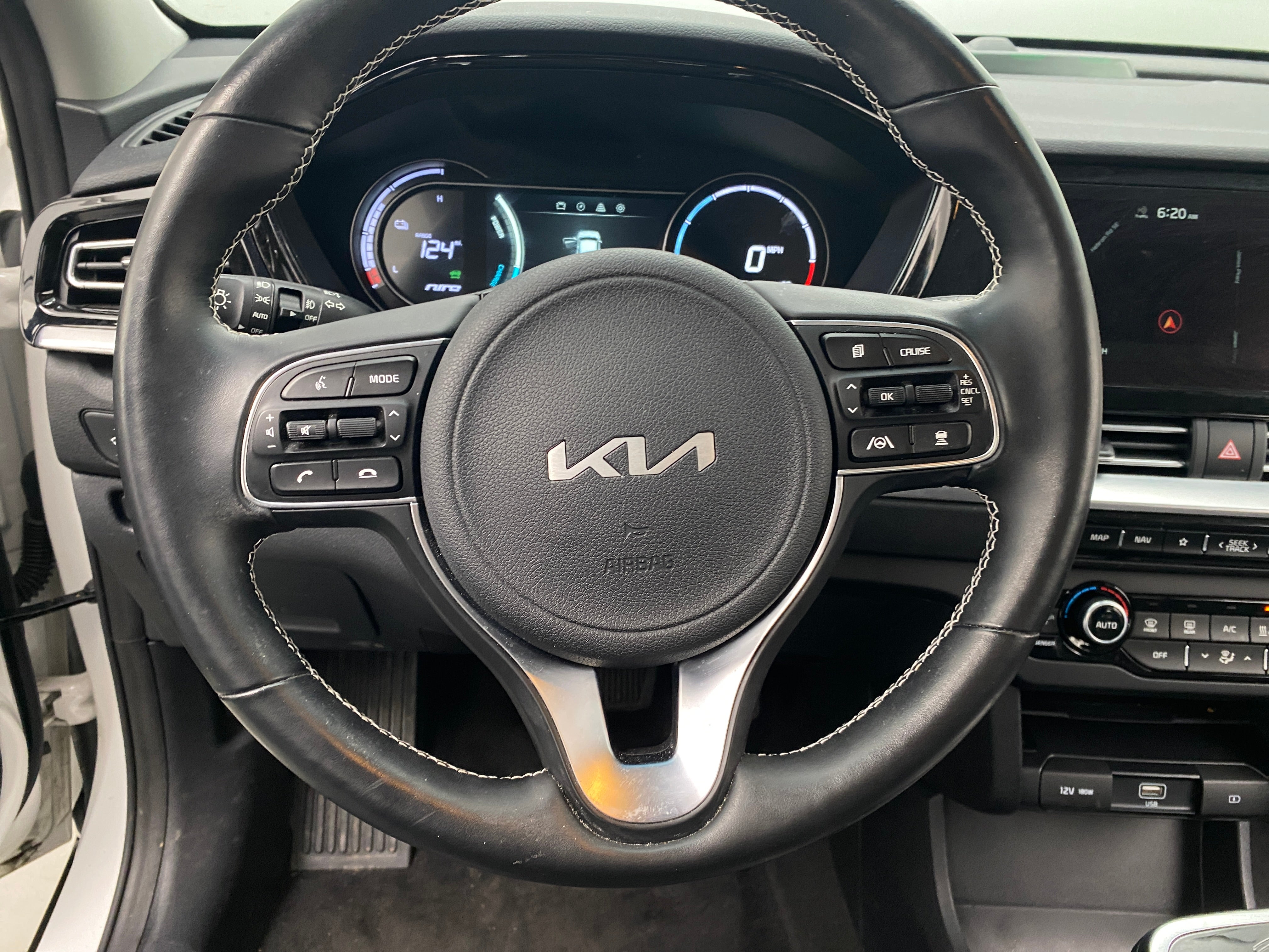 2022 Kia Niro EX 5