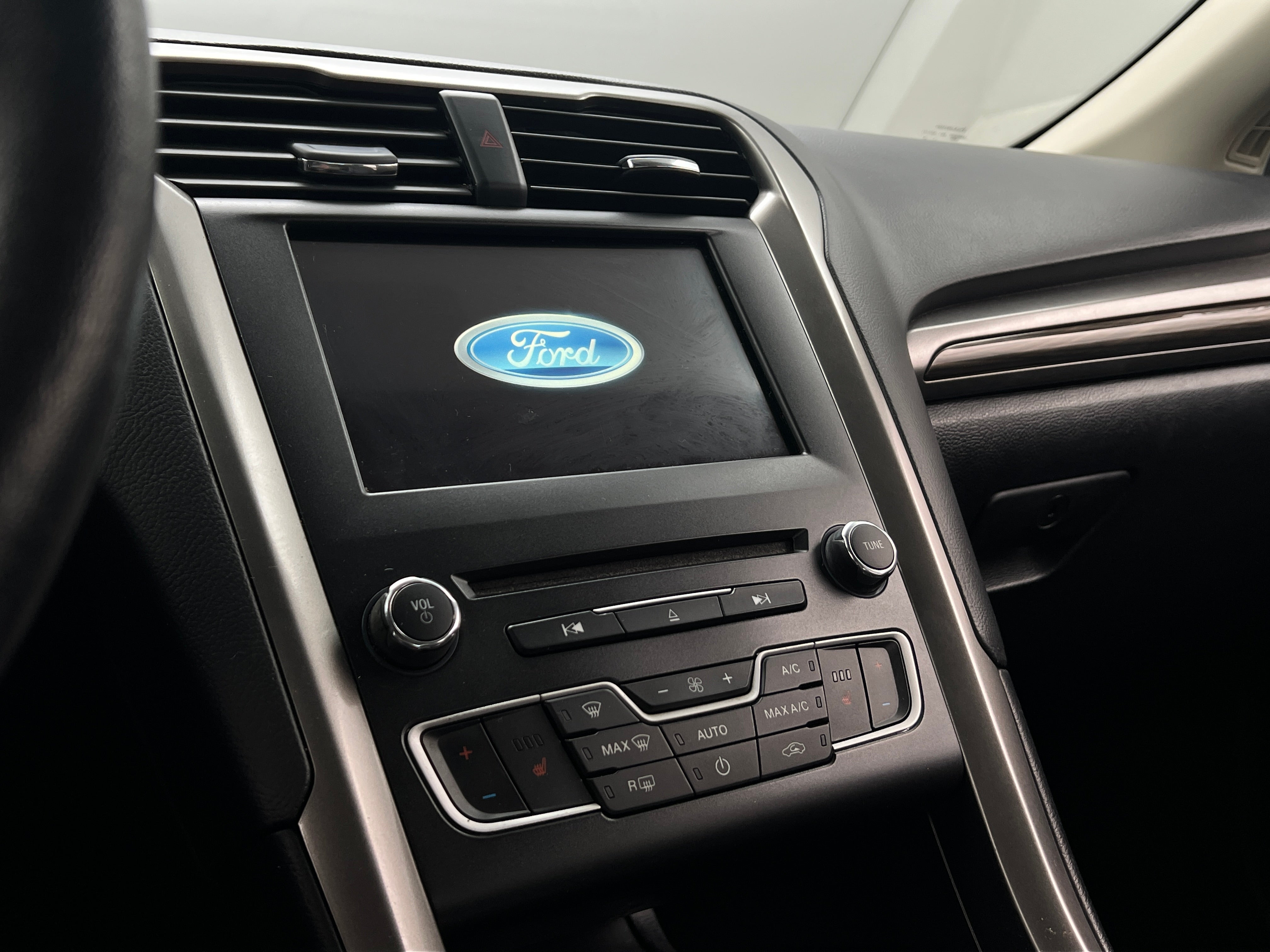 2018 Ford Fusion SE 4