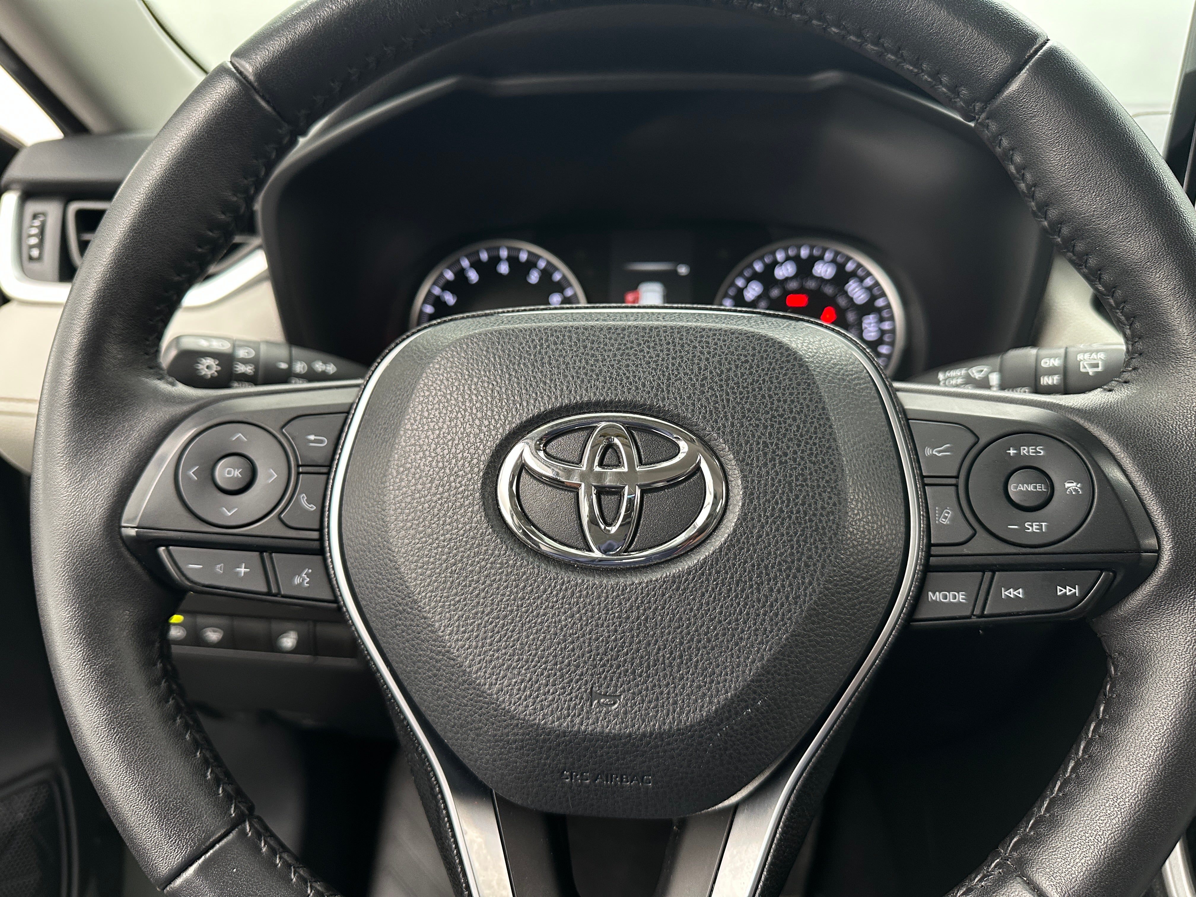 2021 Toyota RAV4 XLE 5