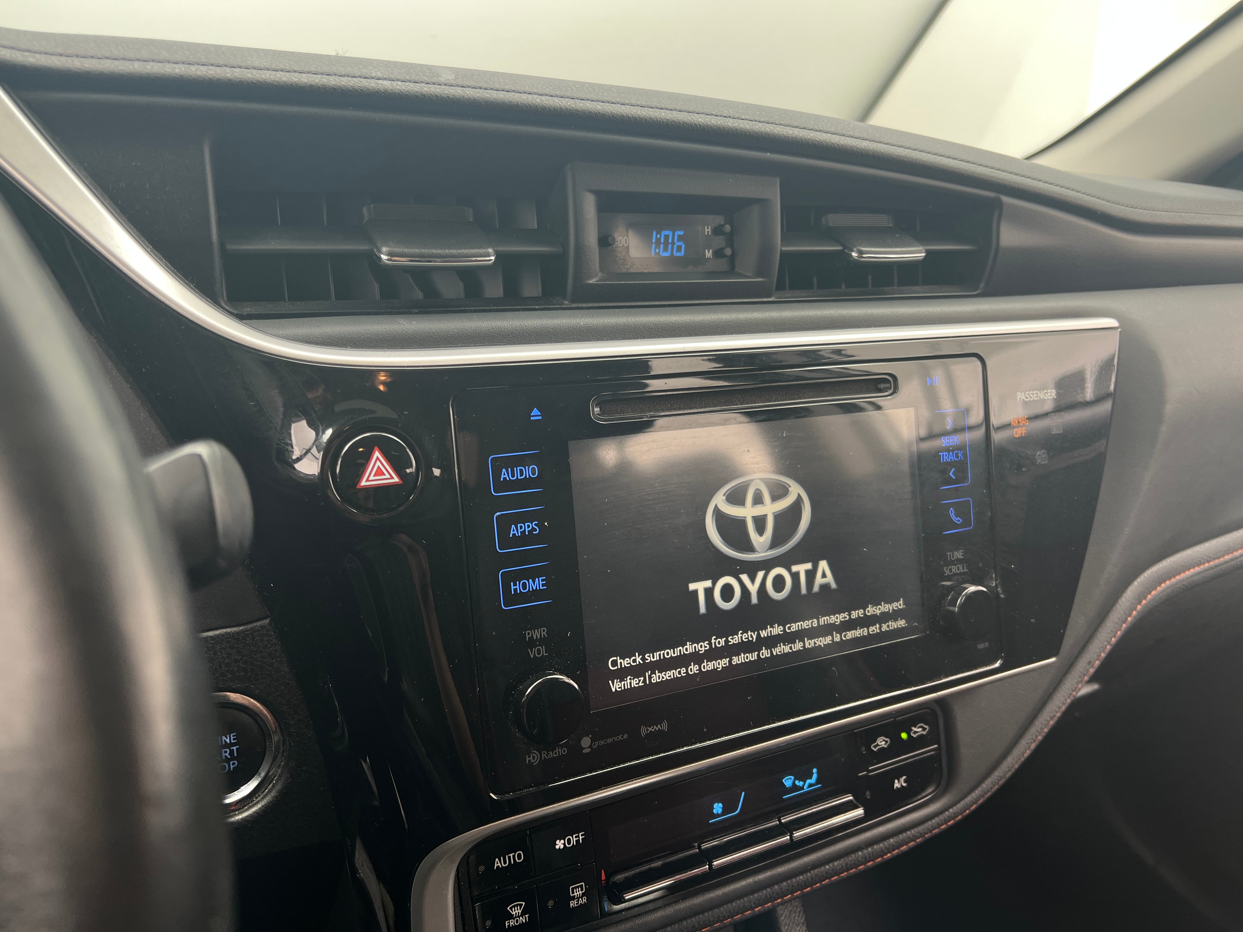 2017 Toyota Corolla SE 4