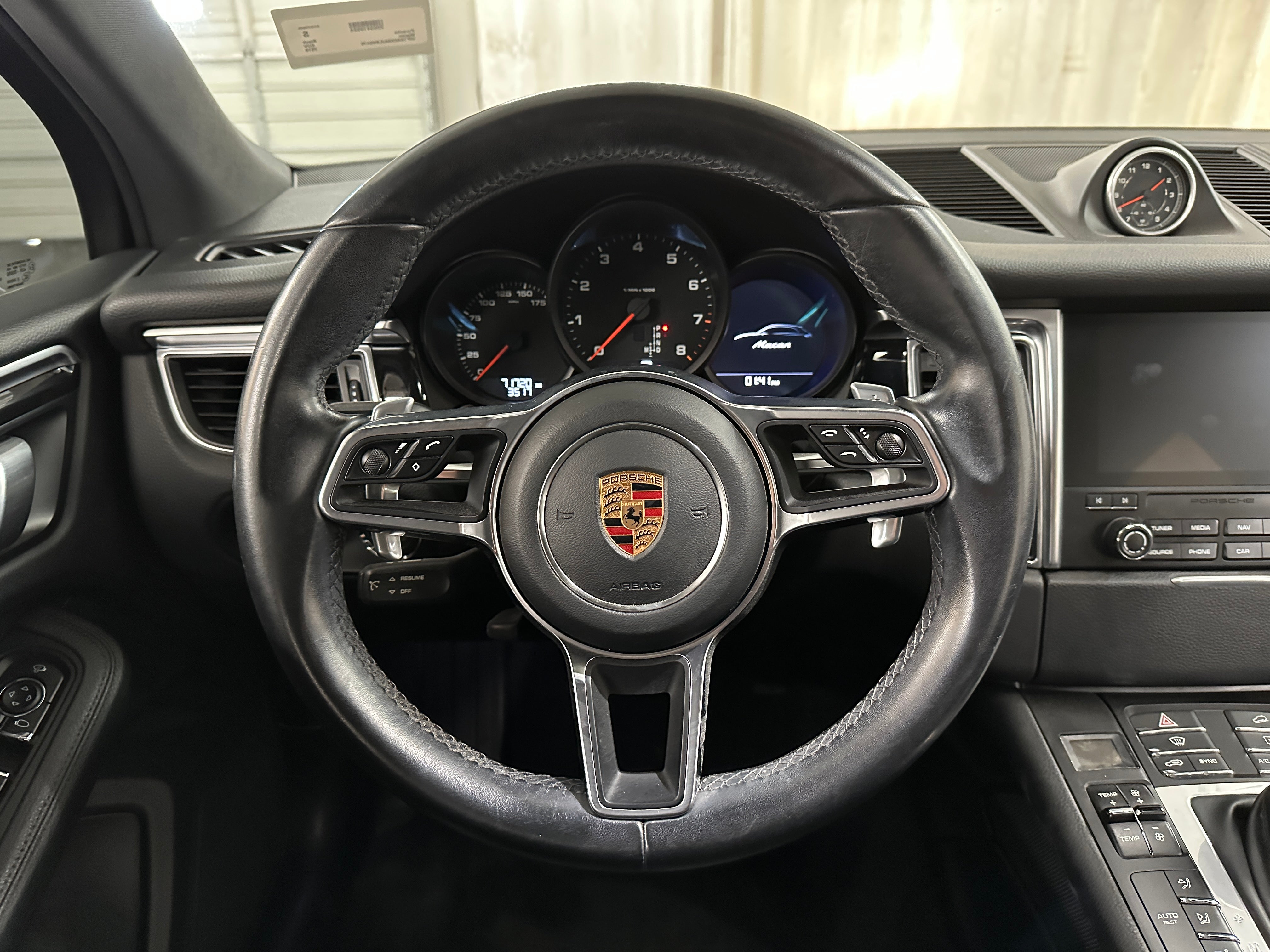 2018 Porsche Macan Base 4