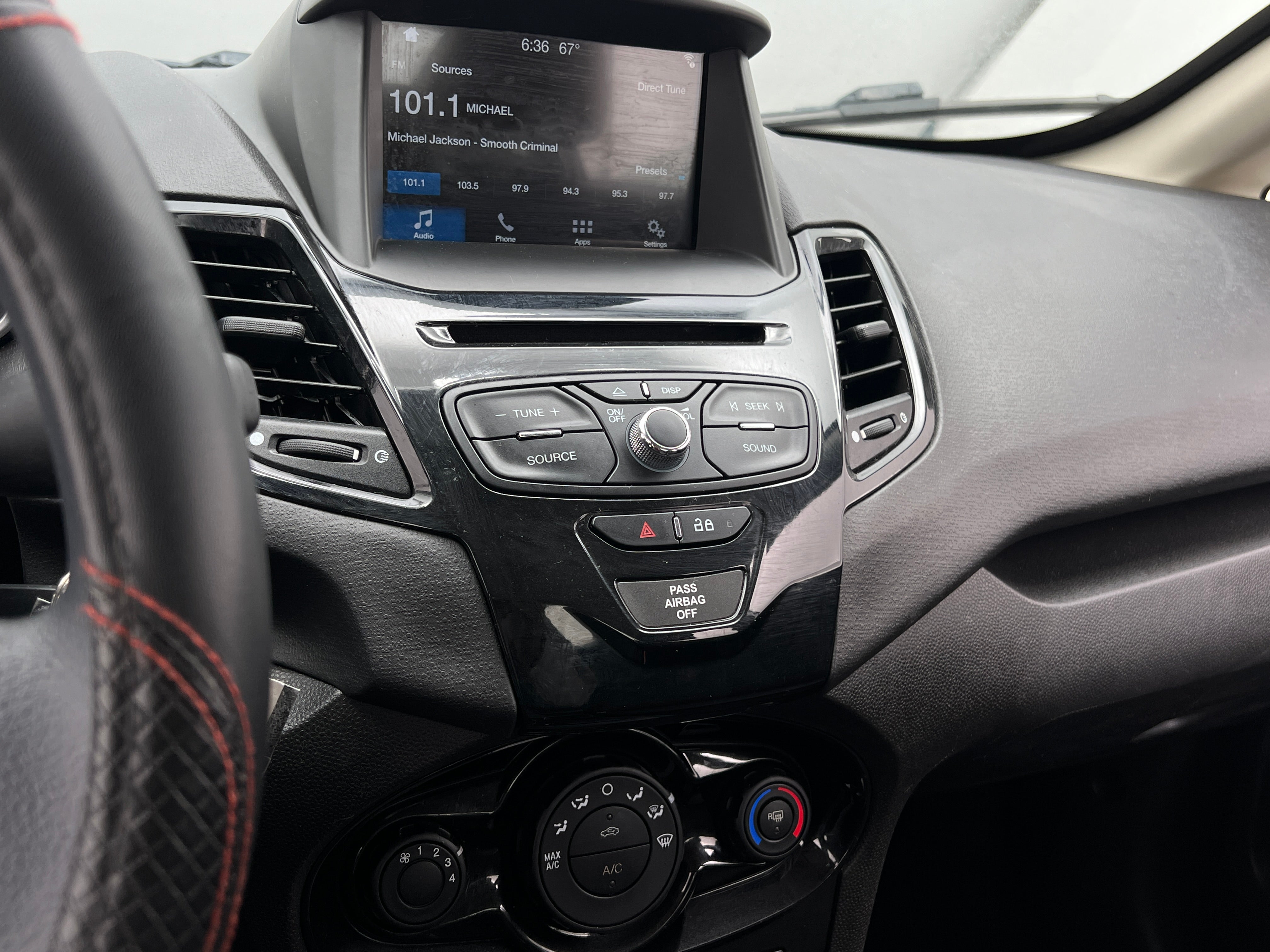 2019 Ford Fiesta SE 4
