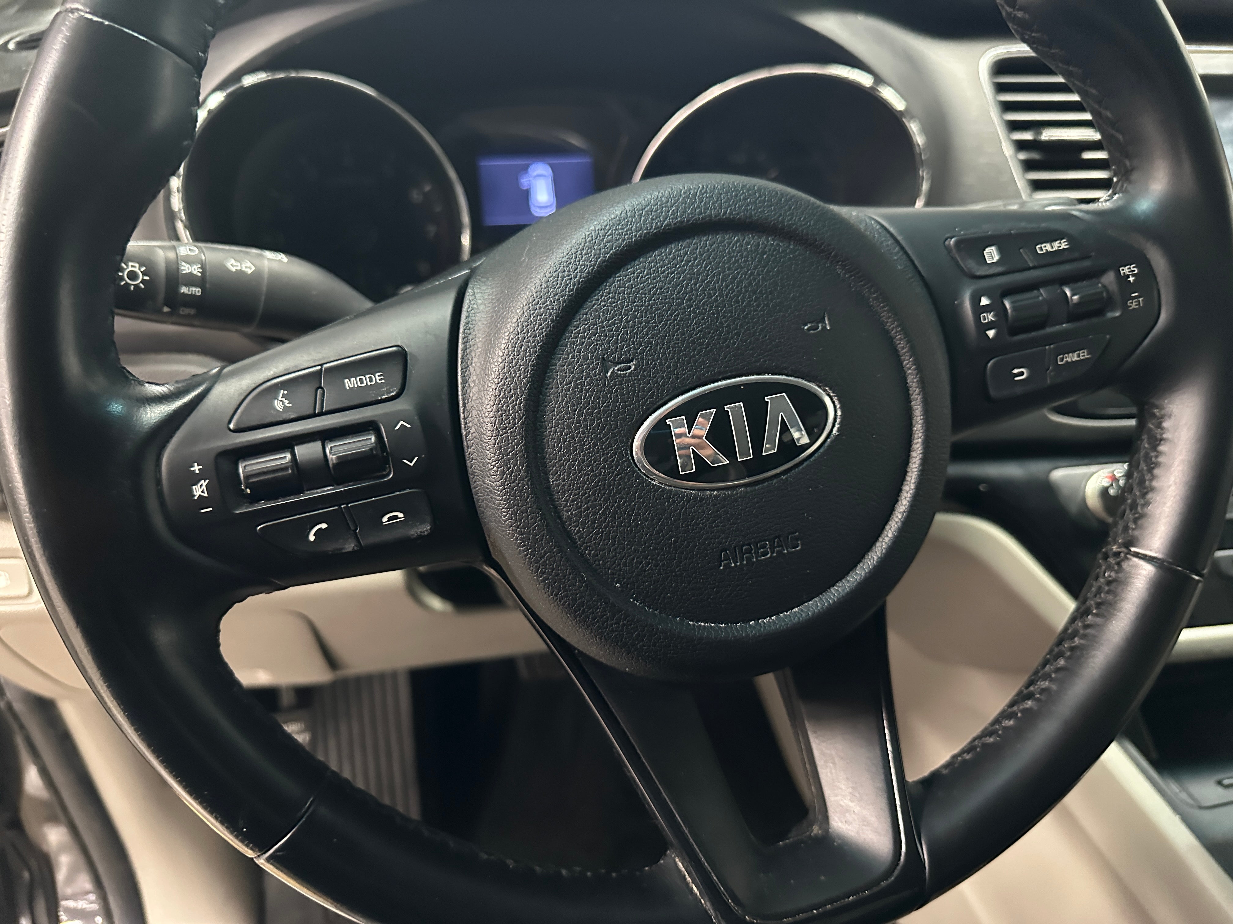 2020 Kia Sedona EX 4