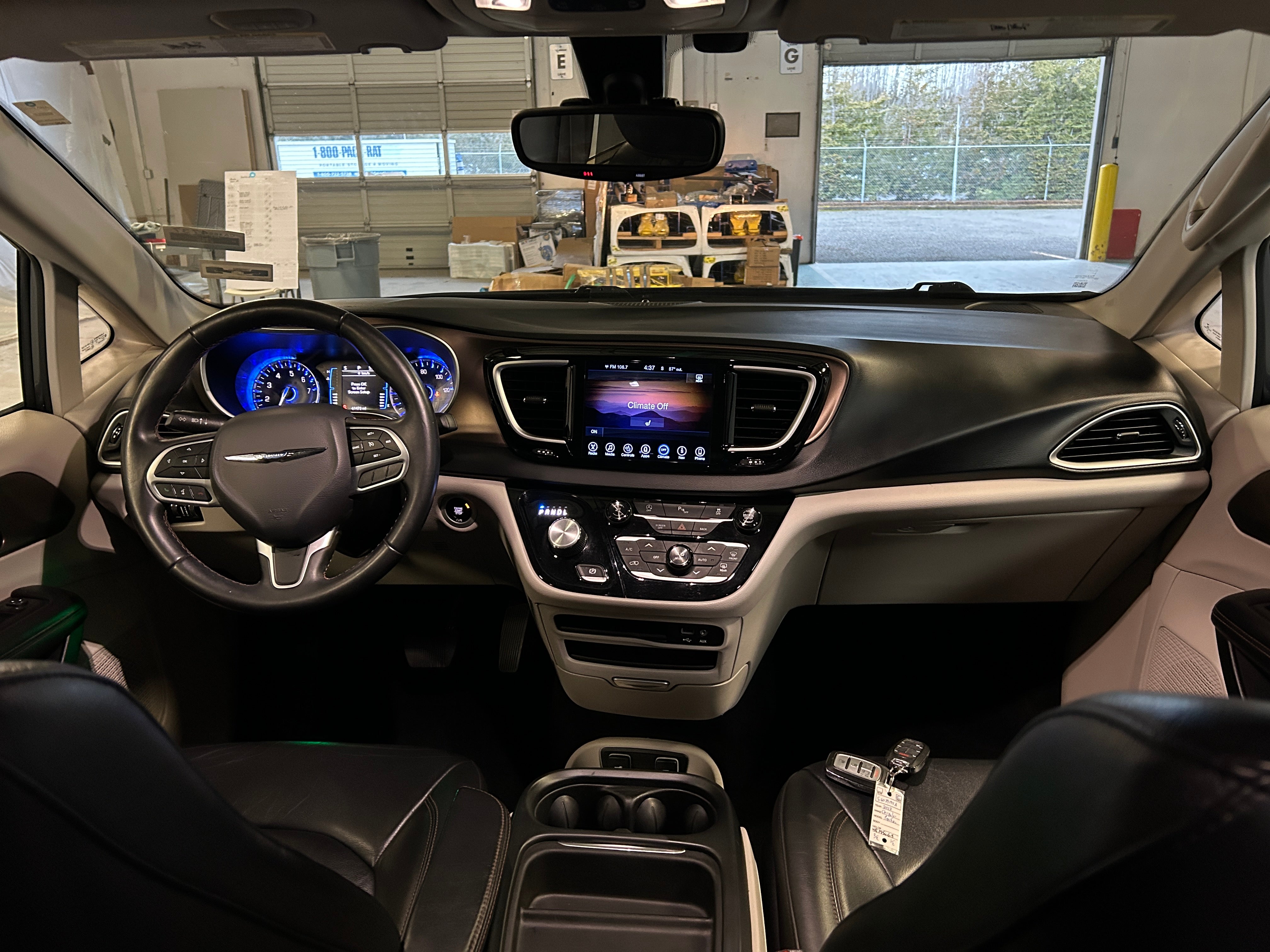 2017 Chrysler Pacifica Touring L 2