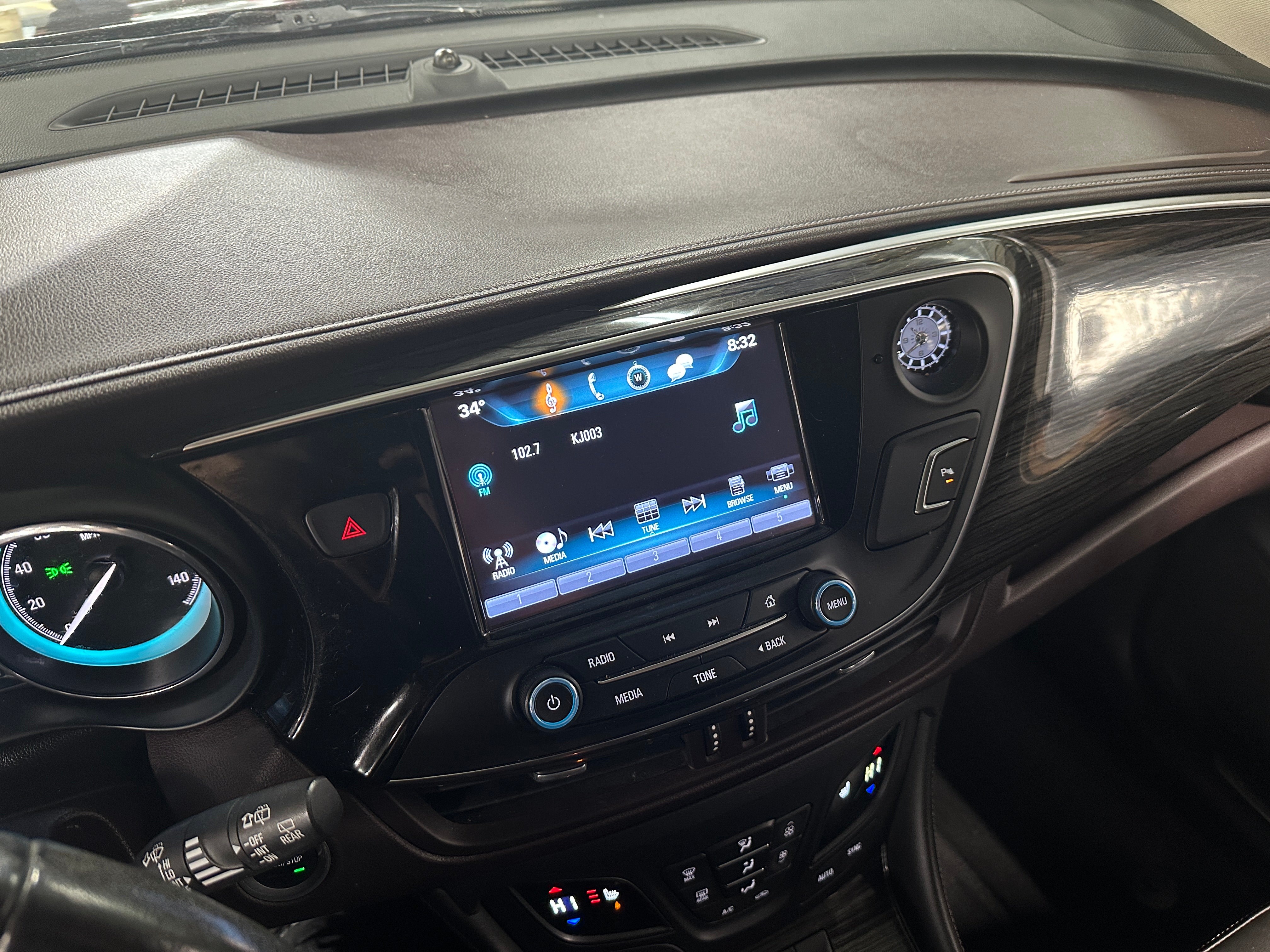 2018 Buick Envision Essence 3