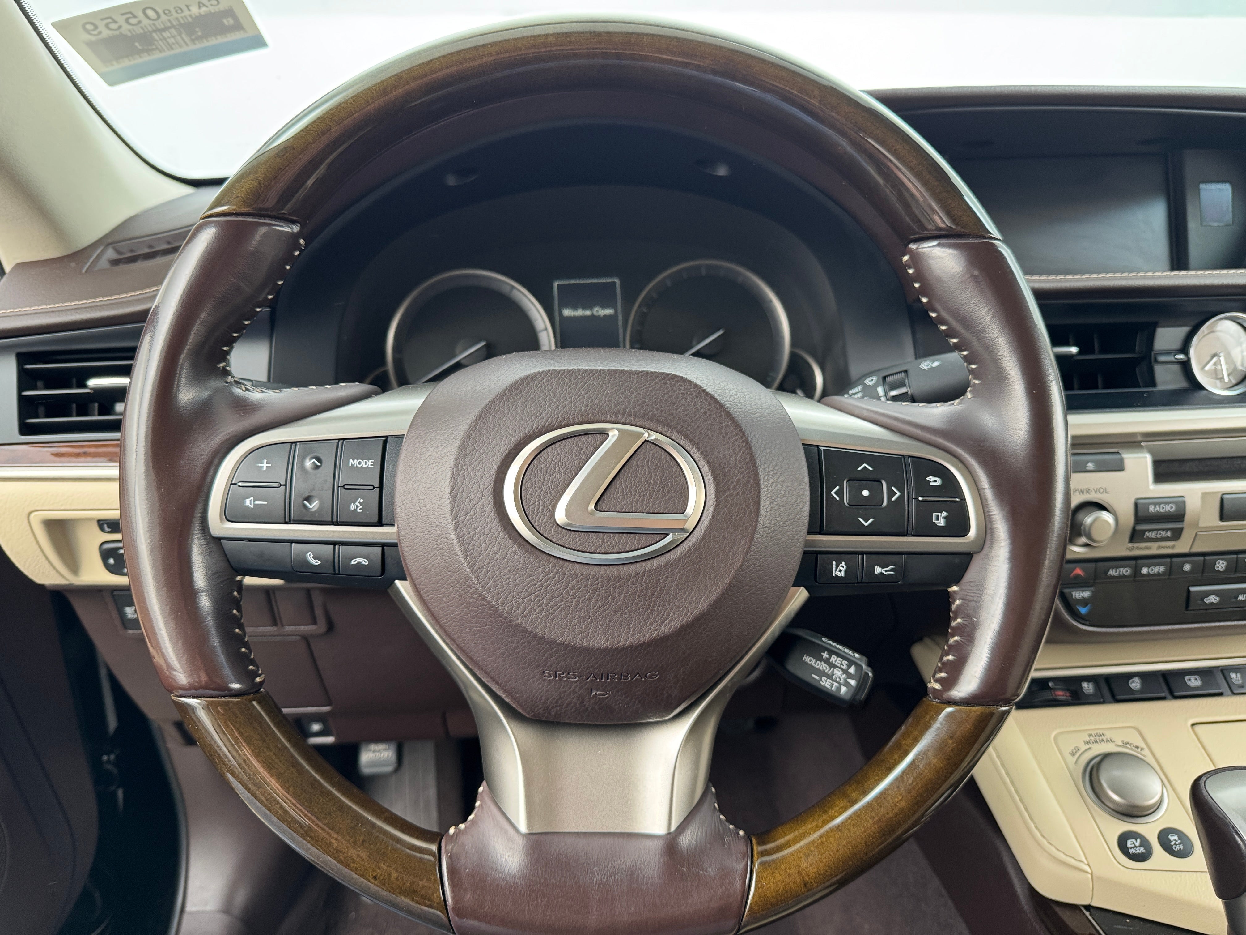 2016 Lexus ES Hybrid 300h 5