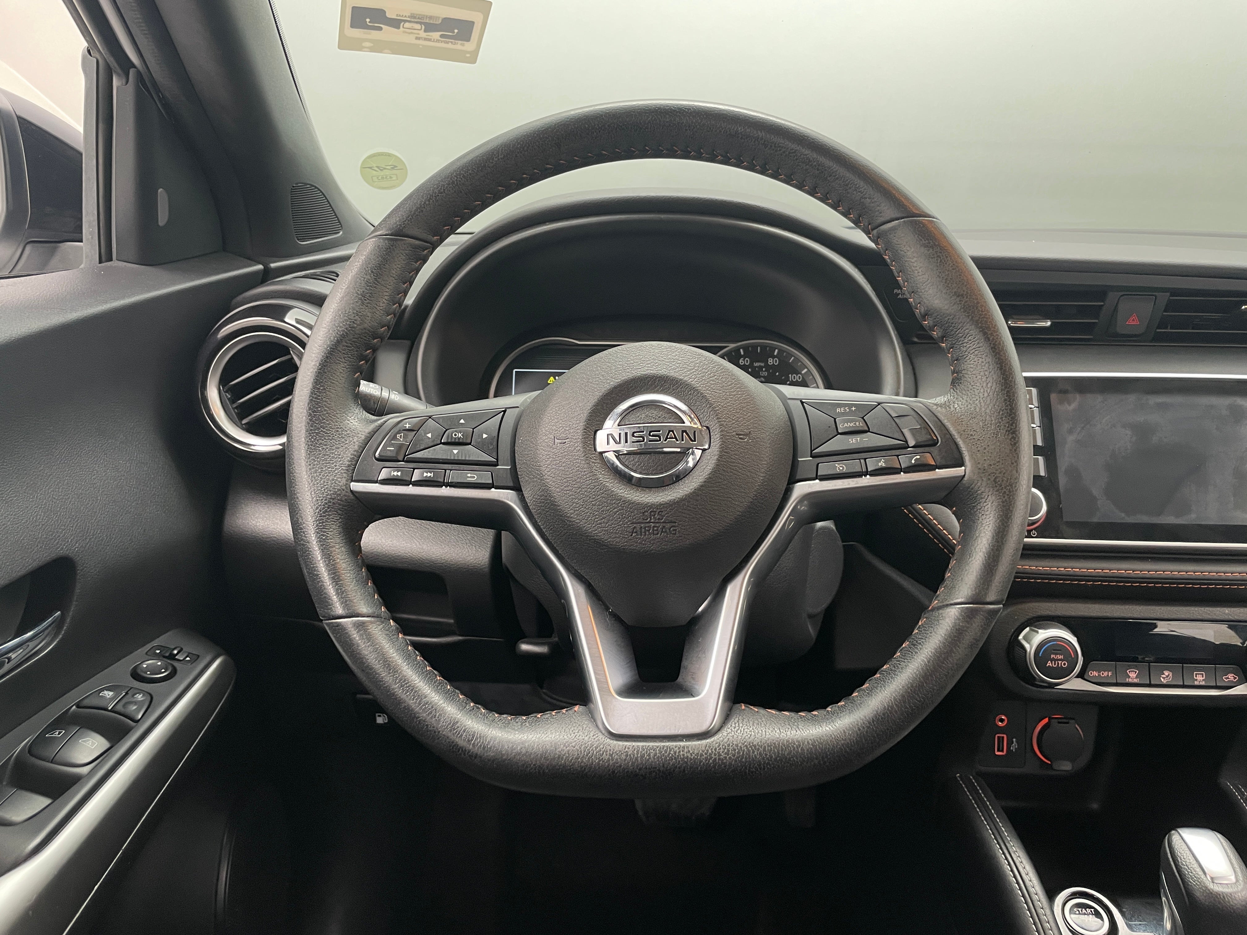 2020 Nissan Kicks SR 5