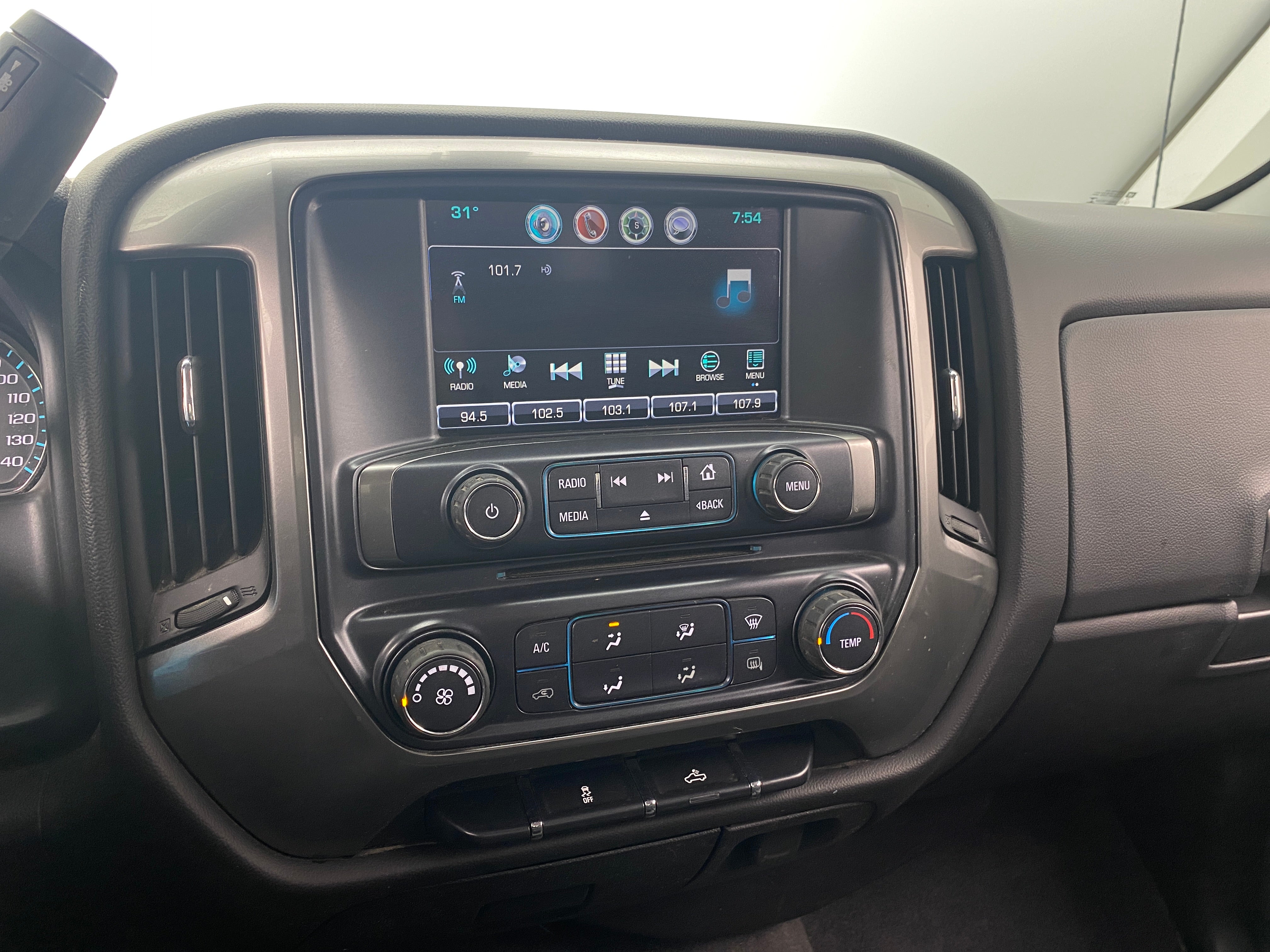 2019 Chevrolet Silverado 1500 LT 4