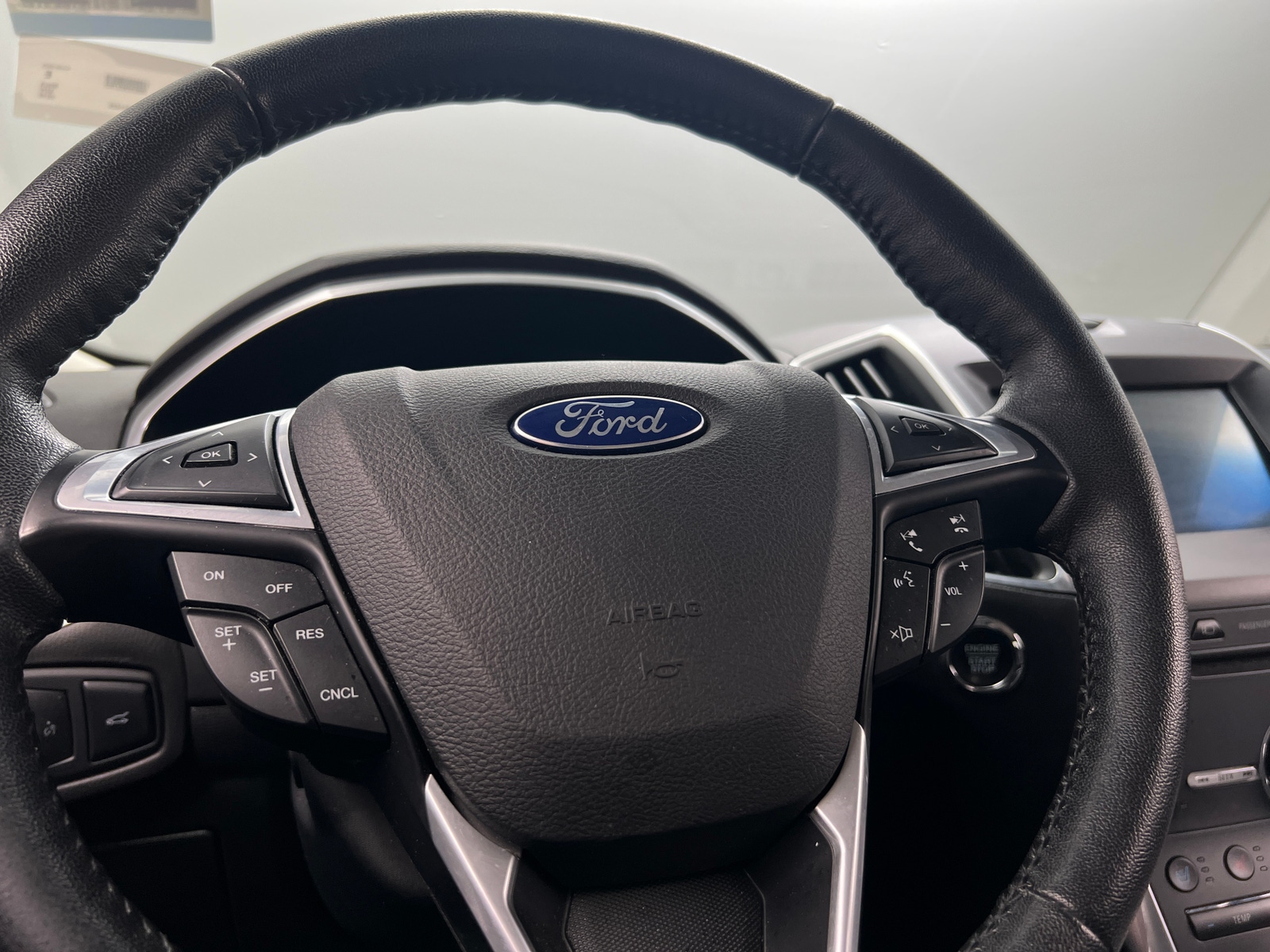 Thumbnail: 2016 Ford Edge - 4