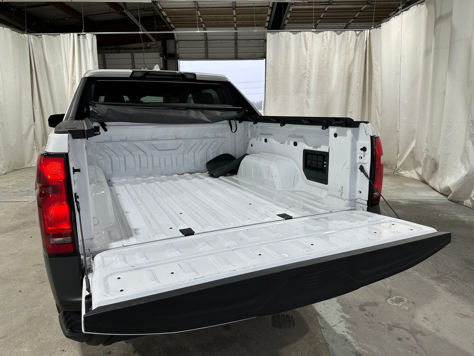 Thumbnail: 2024 Chevrolet Silverado EV - 7