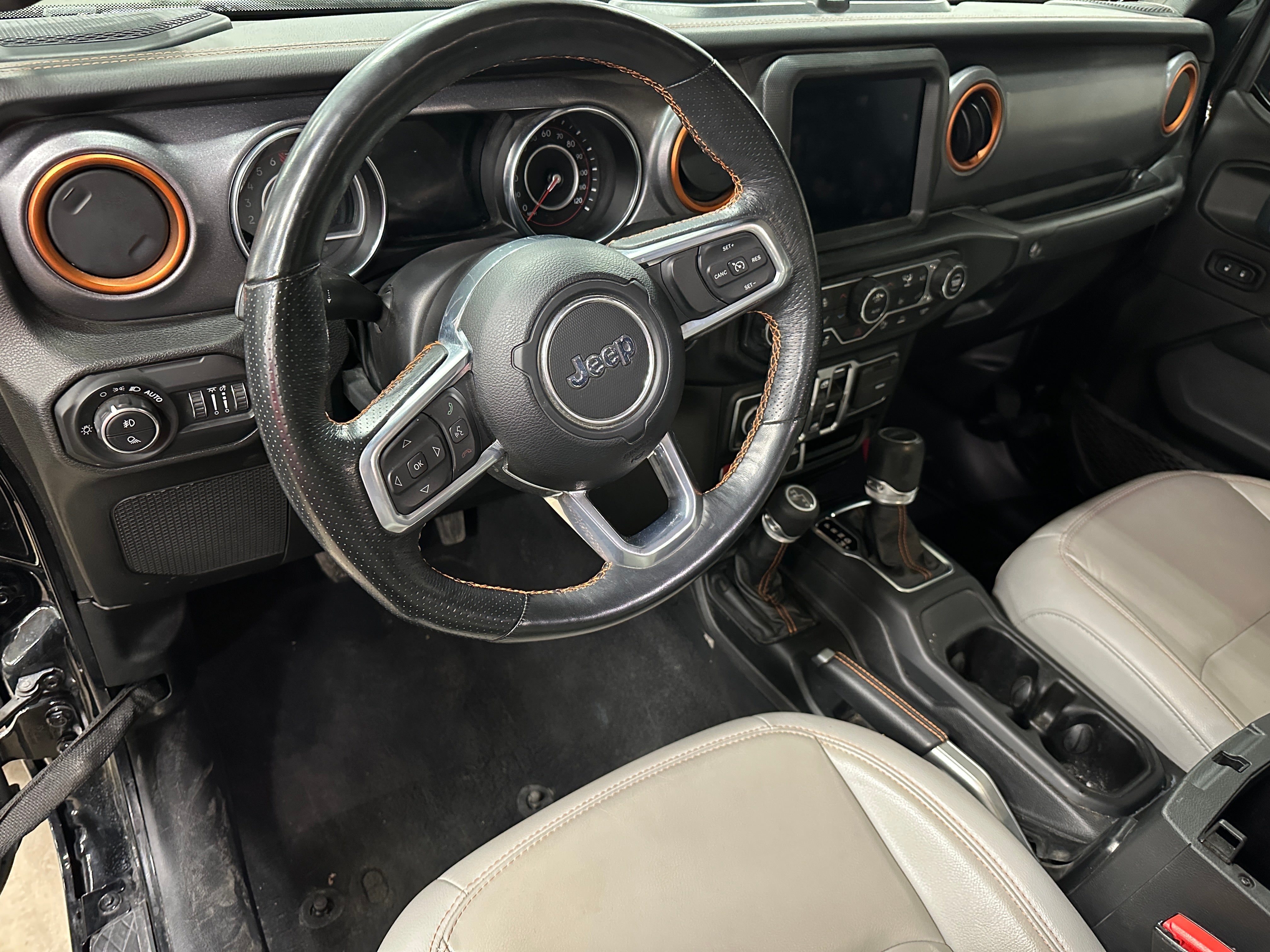 2022 Jeep Gladiator Mojave 2