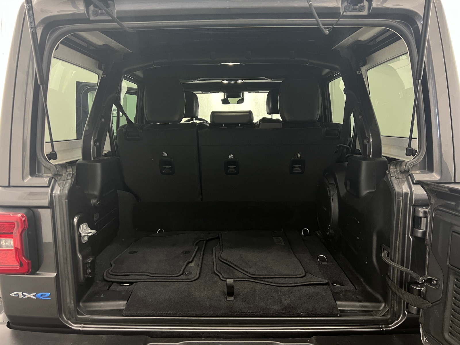 Thumbnail: 2022 Jeep Wrangler - 6