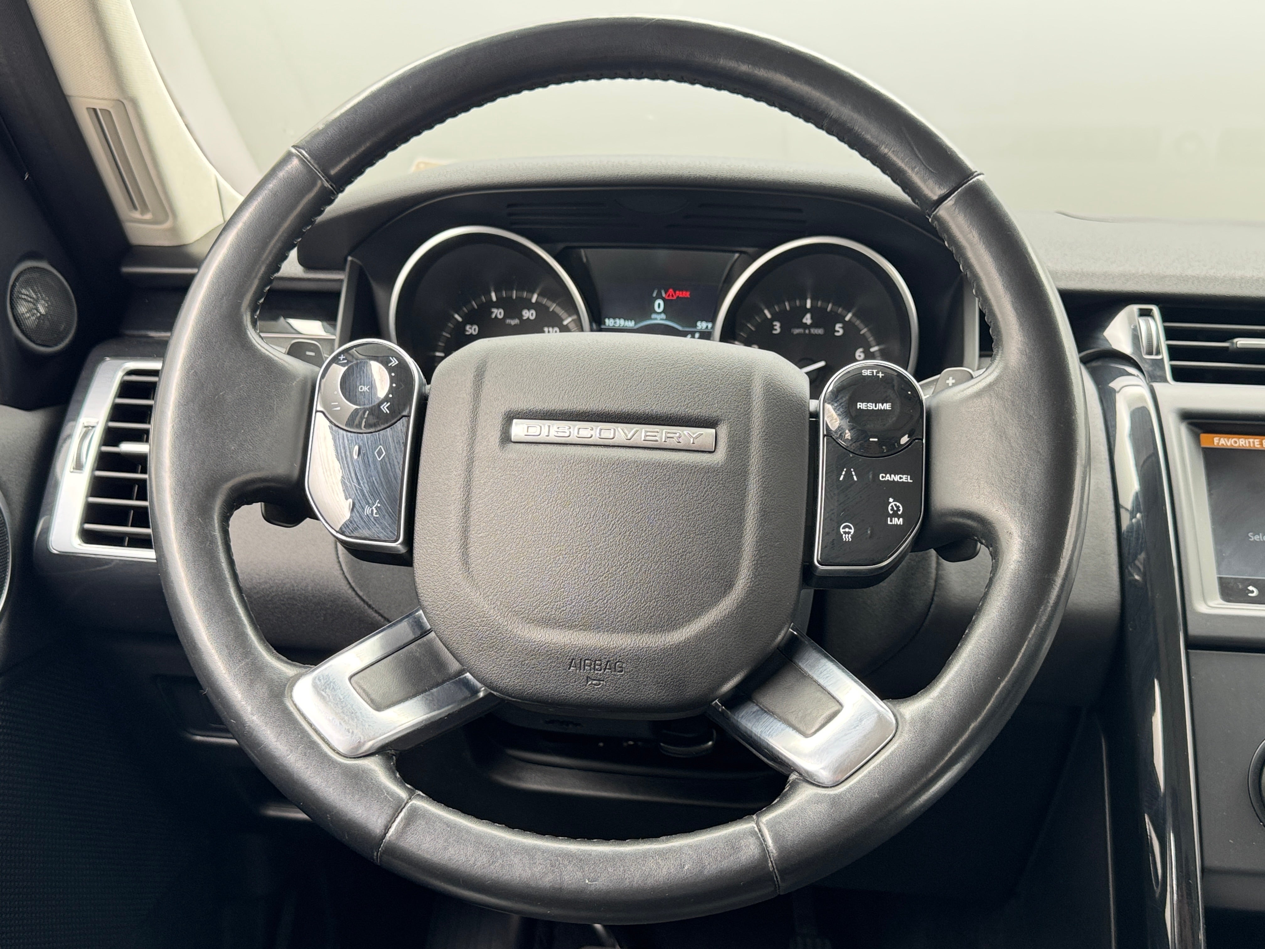 2020 Land Rover Discovery SE 4