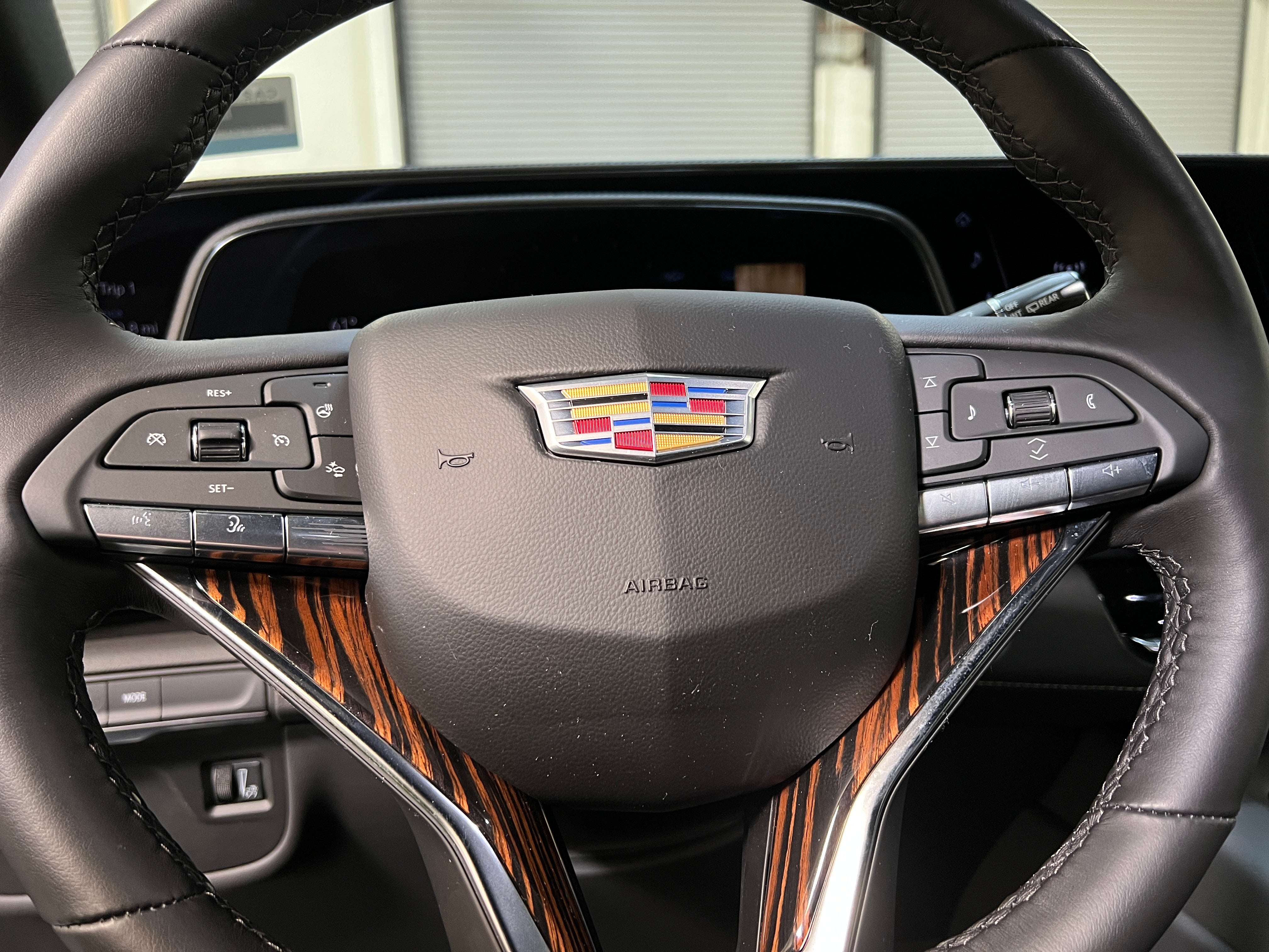 2024 Cadillac Escalade Luxury 5