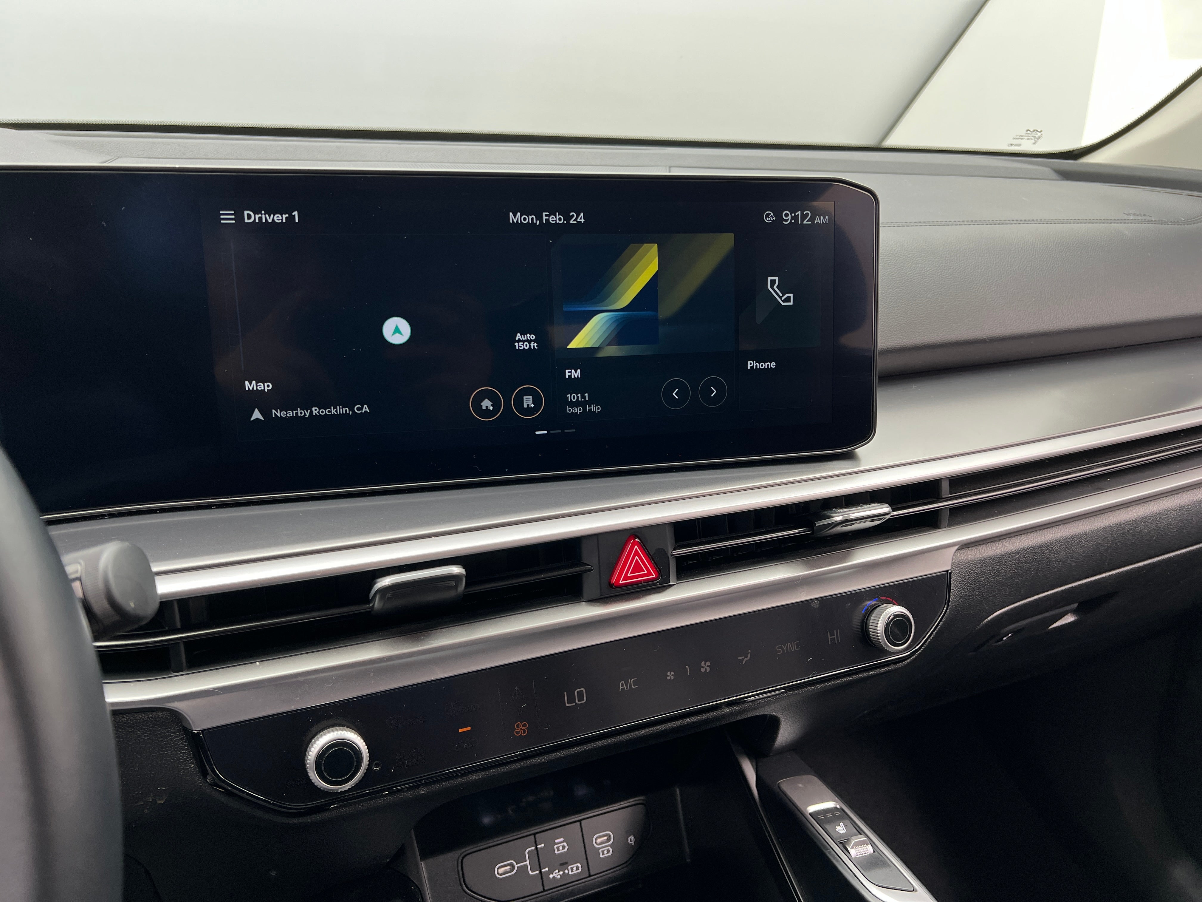 2024 Kia Sorento S 4