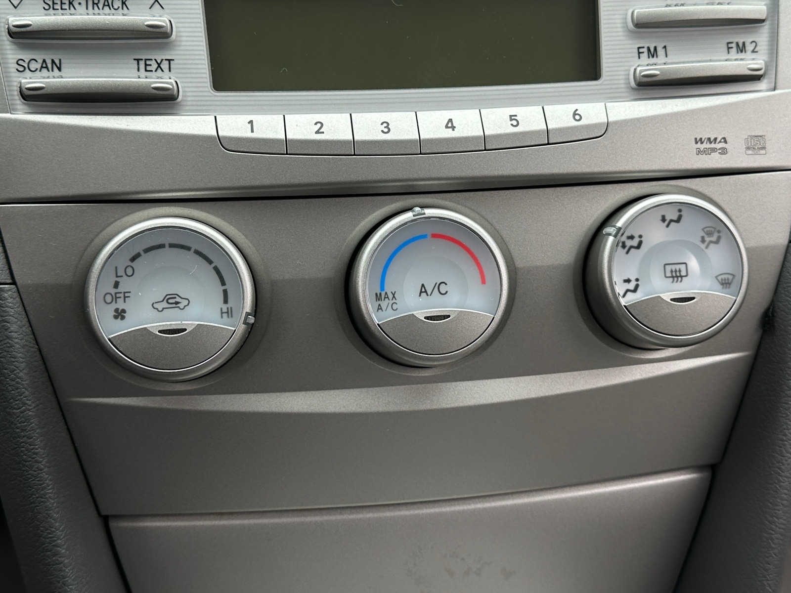 Thumbnail: 2011 Toyota Camry - 4