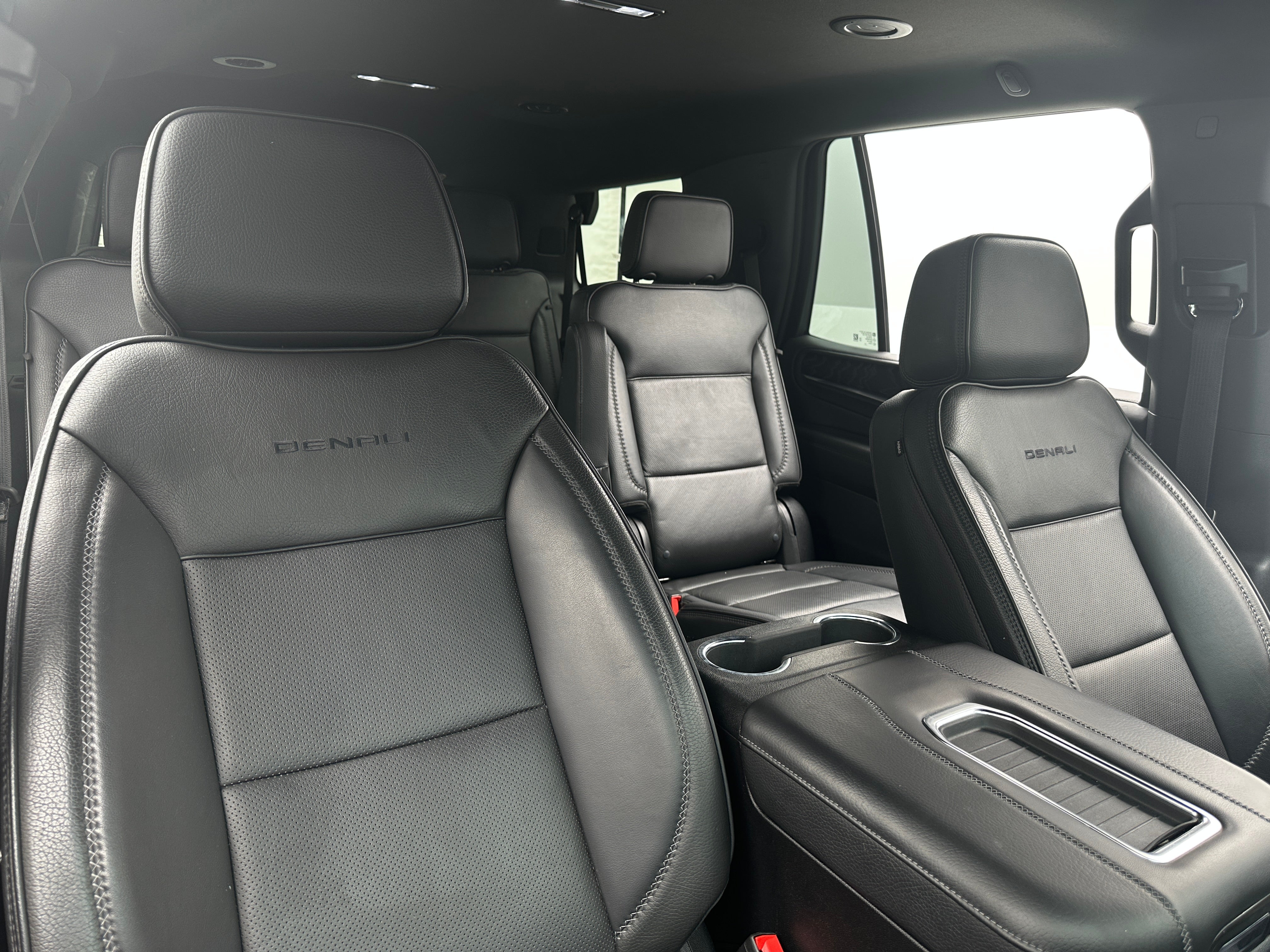 2023 GMC Yukon Denali 2