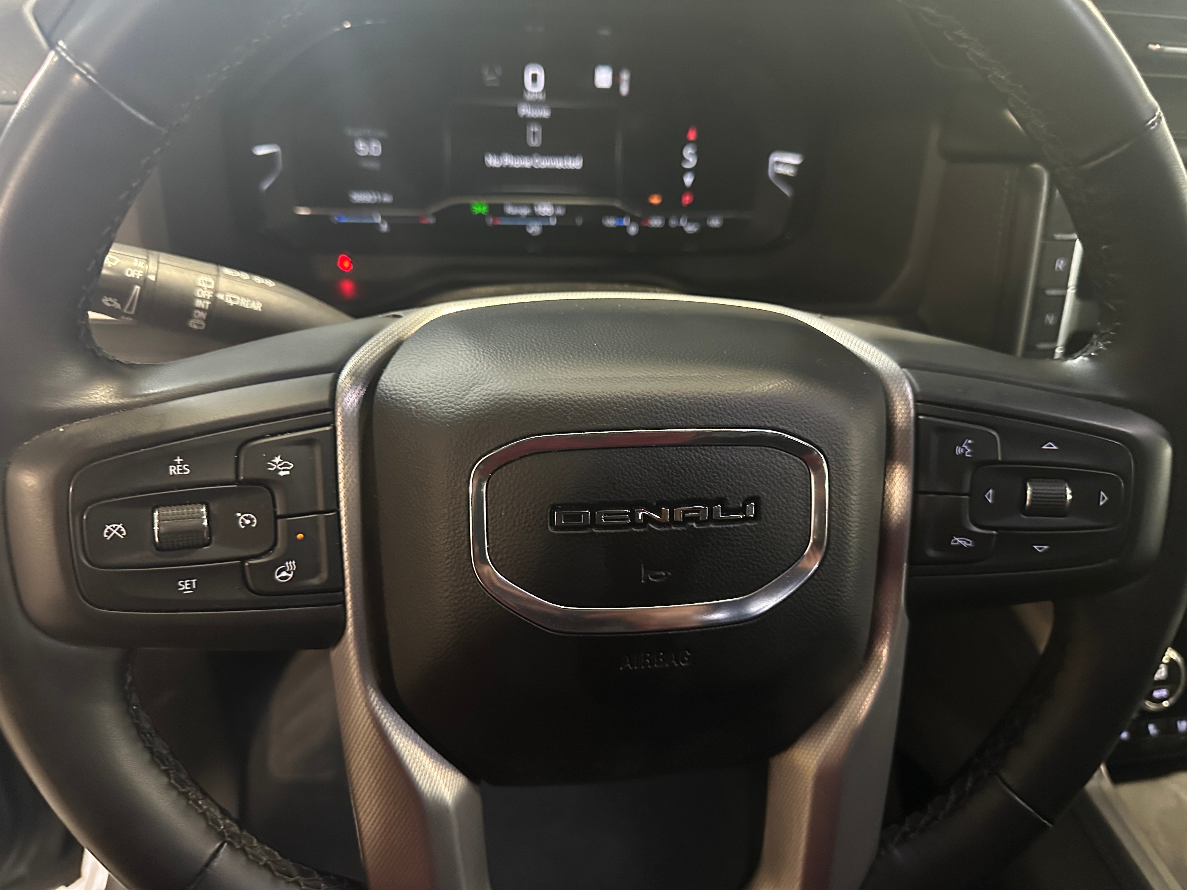 2023 GMC Yukon Denali 5