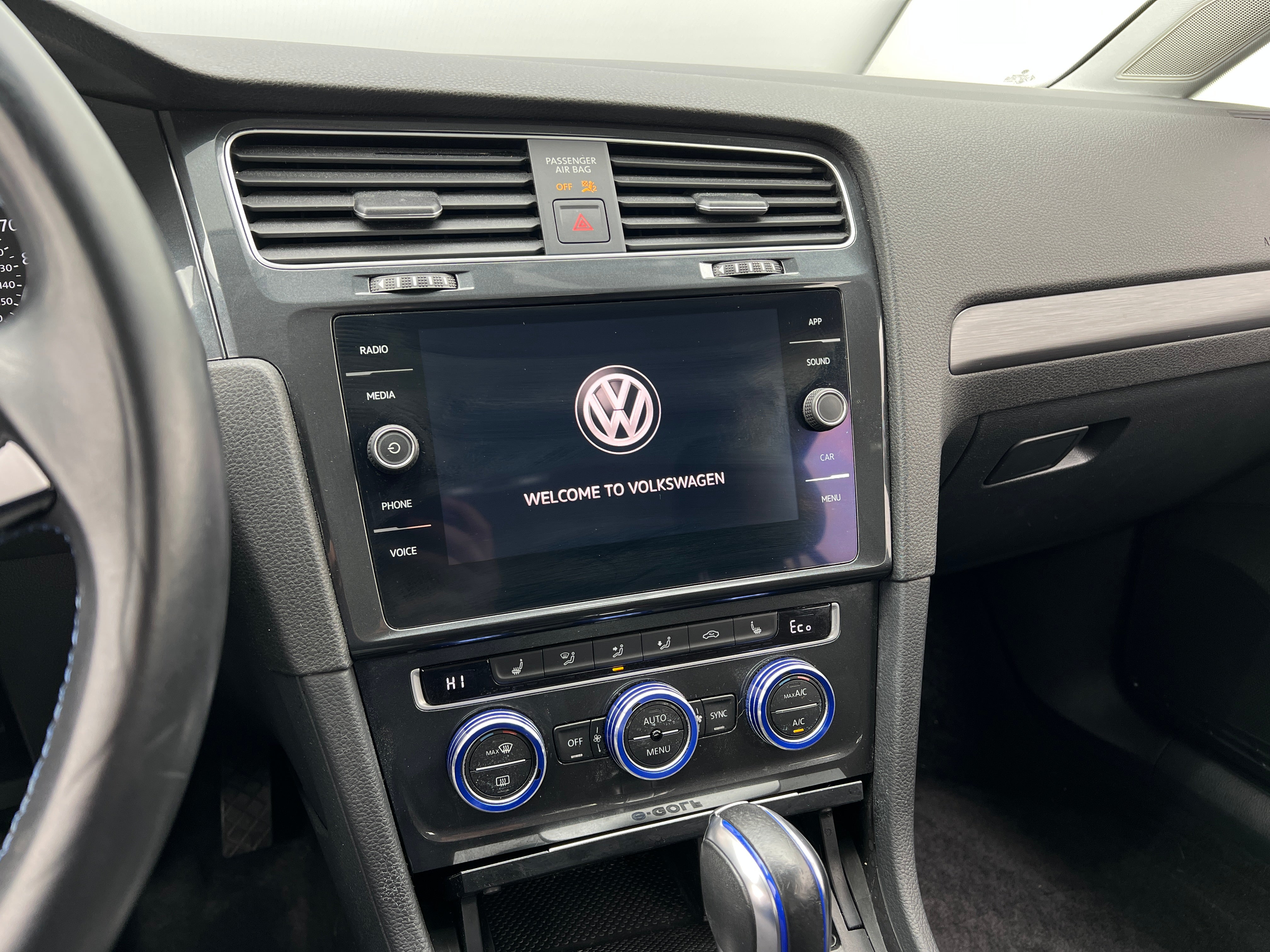 2019 Volkswagen e-Golf SE 4